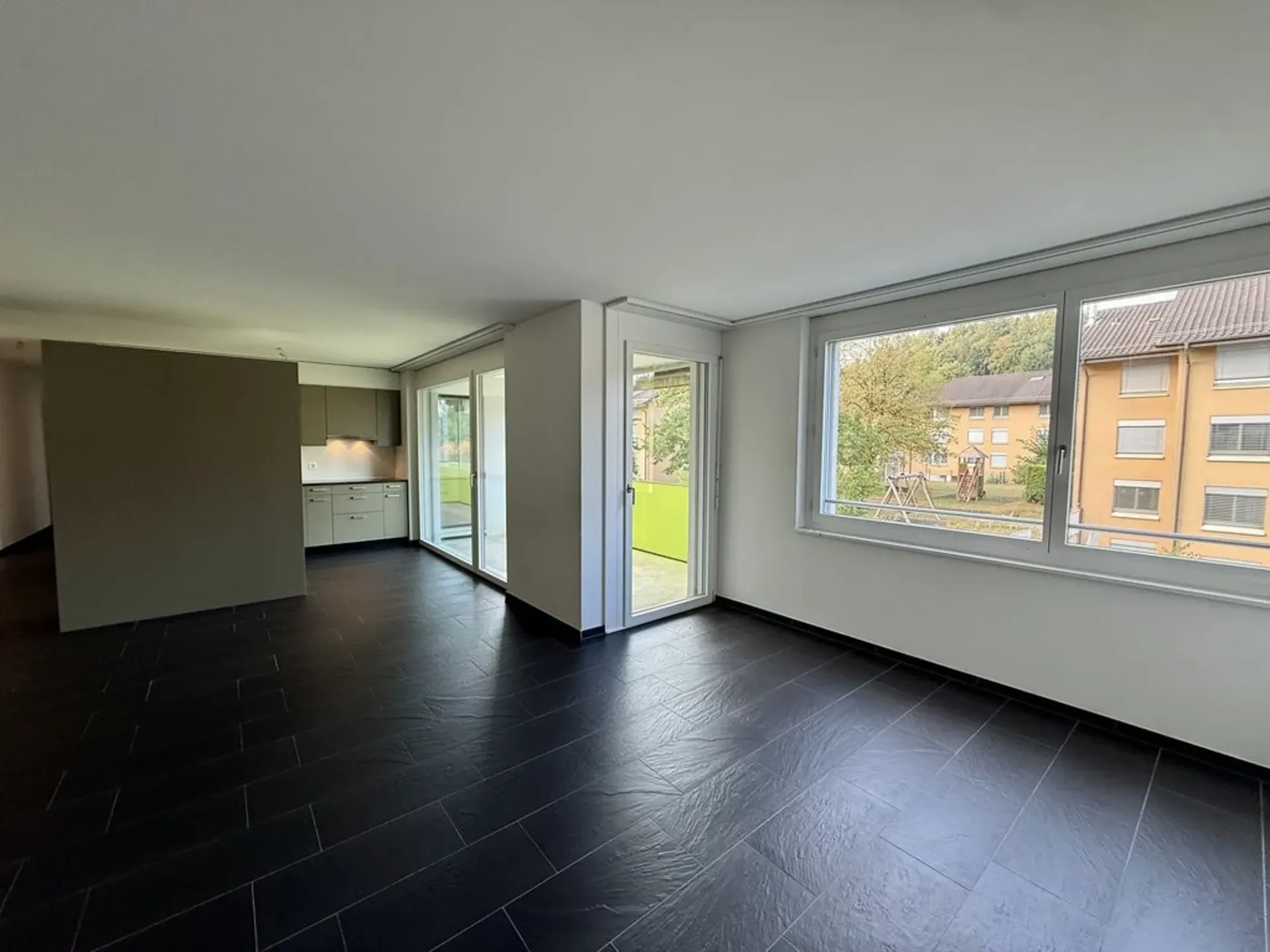 Moderne 3.5 Zimmerwohnung auf dem Land und doch stadtnah!