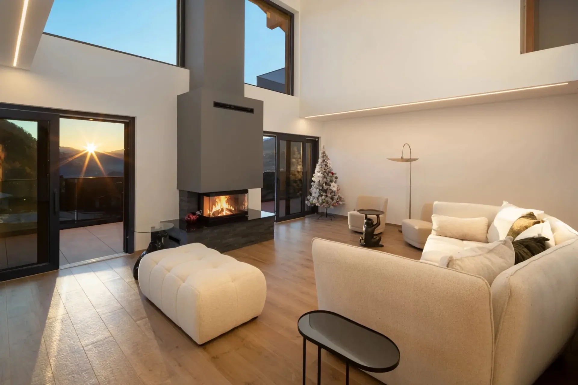 Moderne Chalet mit 6,5 Zimmern, Aufzug, Panoramablick und hochwertiger Ausstattung in Lens / Crans-Montana