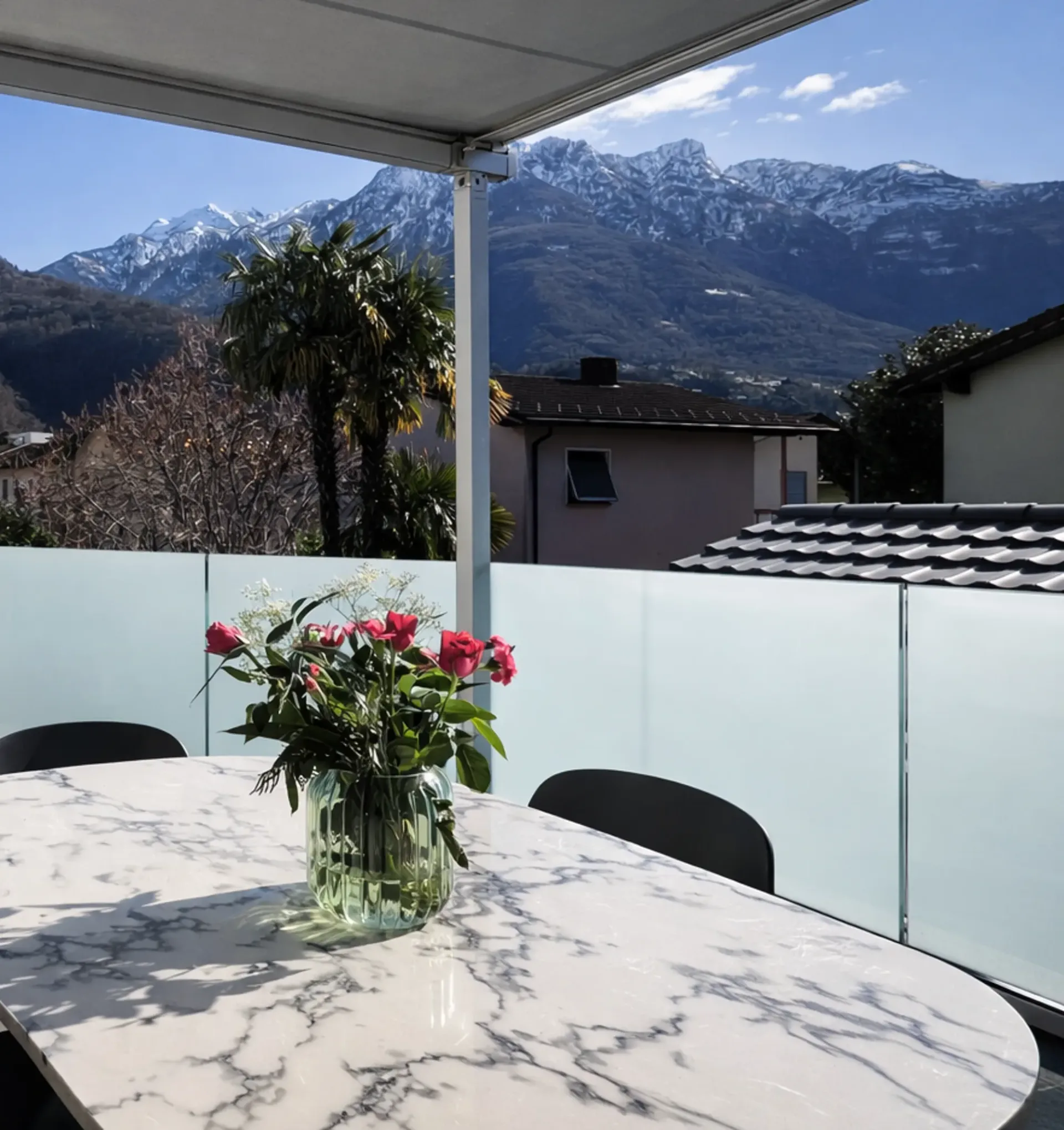 BELLINZONA - PRÄCHTIGES UND MODERNES ZWEIFAMILIENHAUS