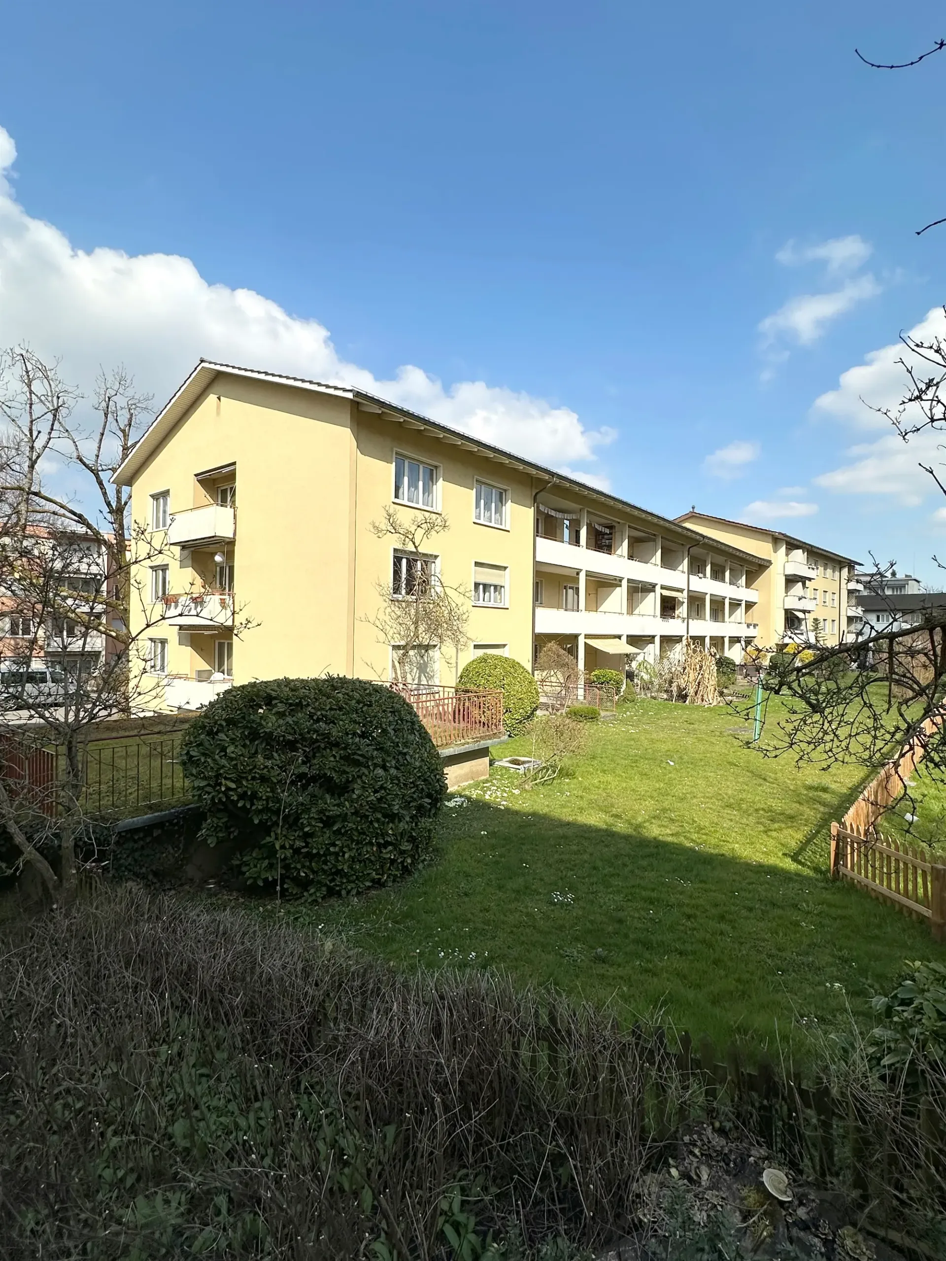 Auf dem grossen Balkon den Feierabend geniessen - Befristet für 1 Jahr!