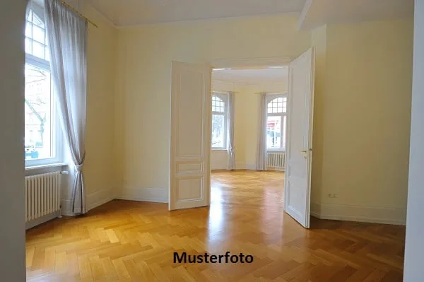 *Wohnung mit 3,5 Zimmern*