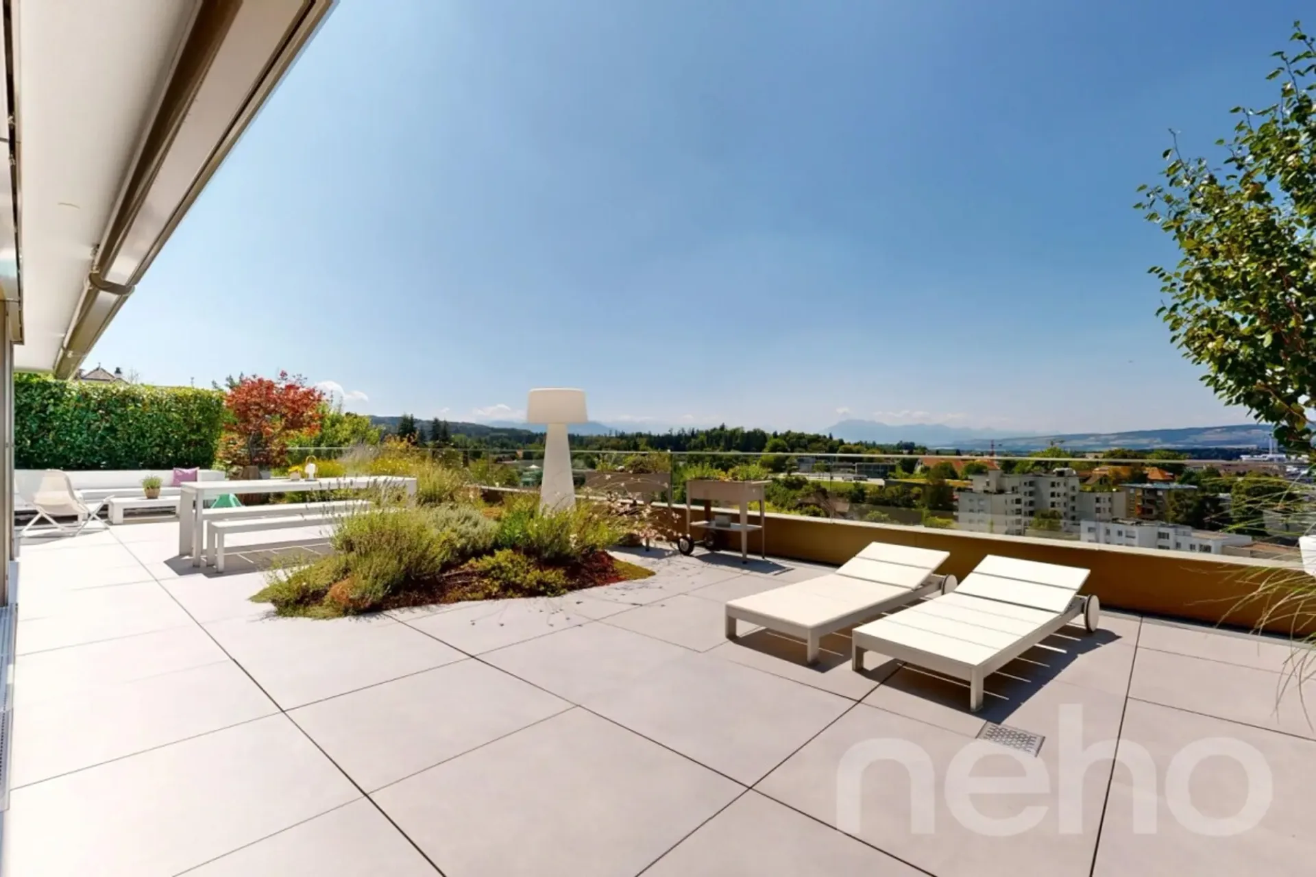 Exklusive Terrassenwohnung mit 104 m² Terrasse und Alpenblick