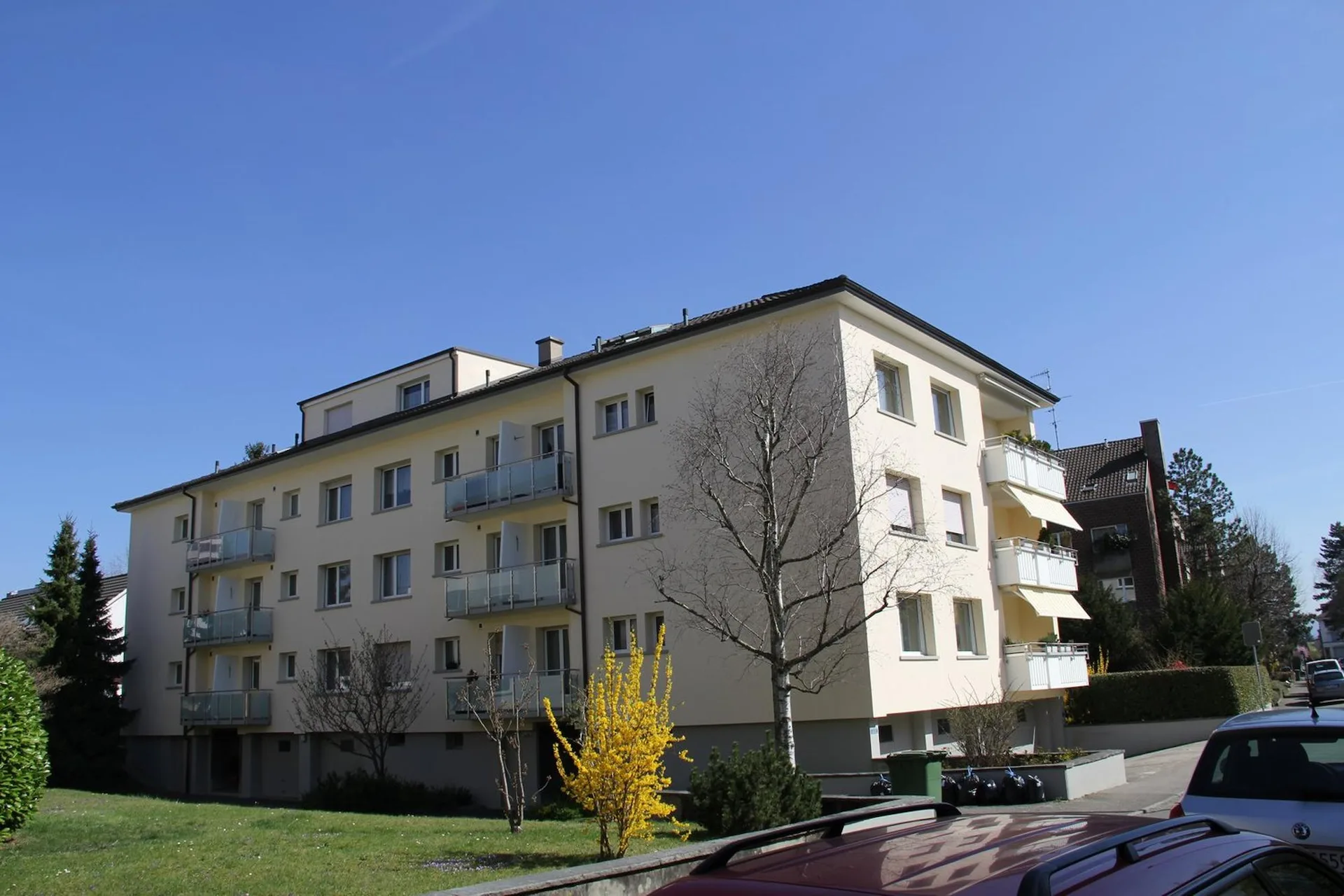 Helle 3-Zimmer-Wohnung mit Balkon in Allschwil