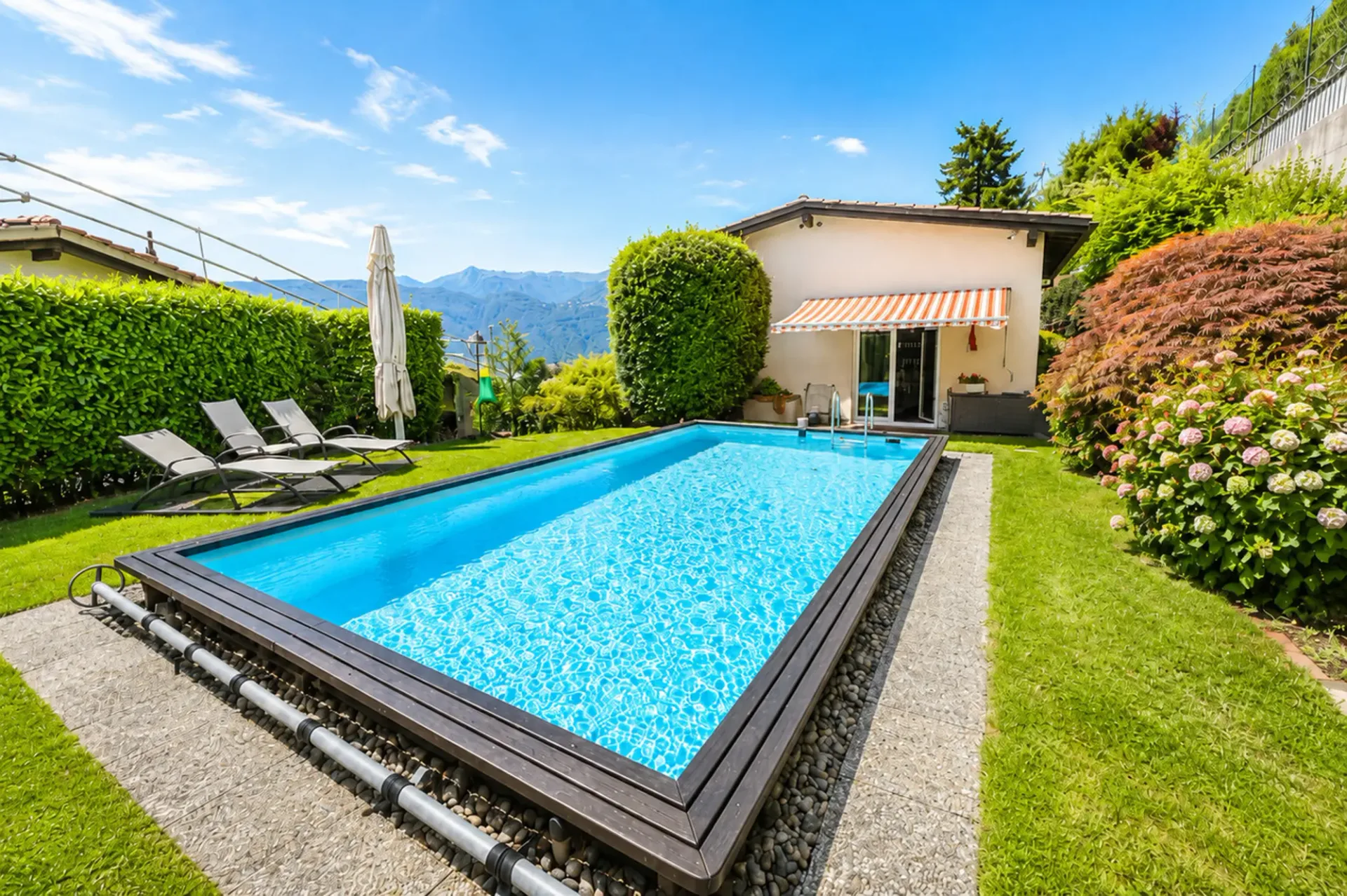 Un'oasi di Tranquillità: Villa con Piscina e Vista Panoramica
