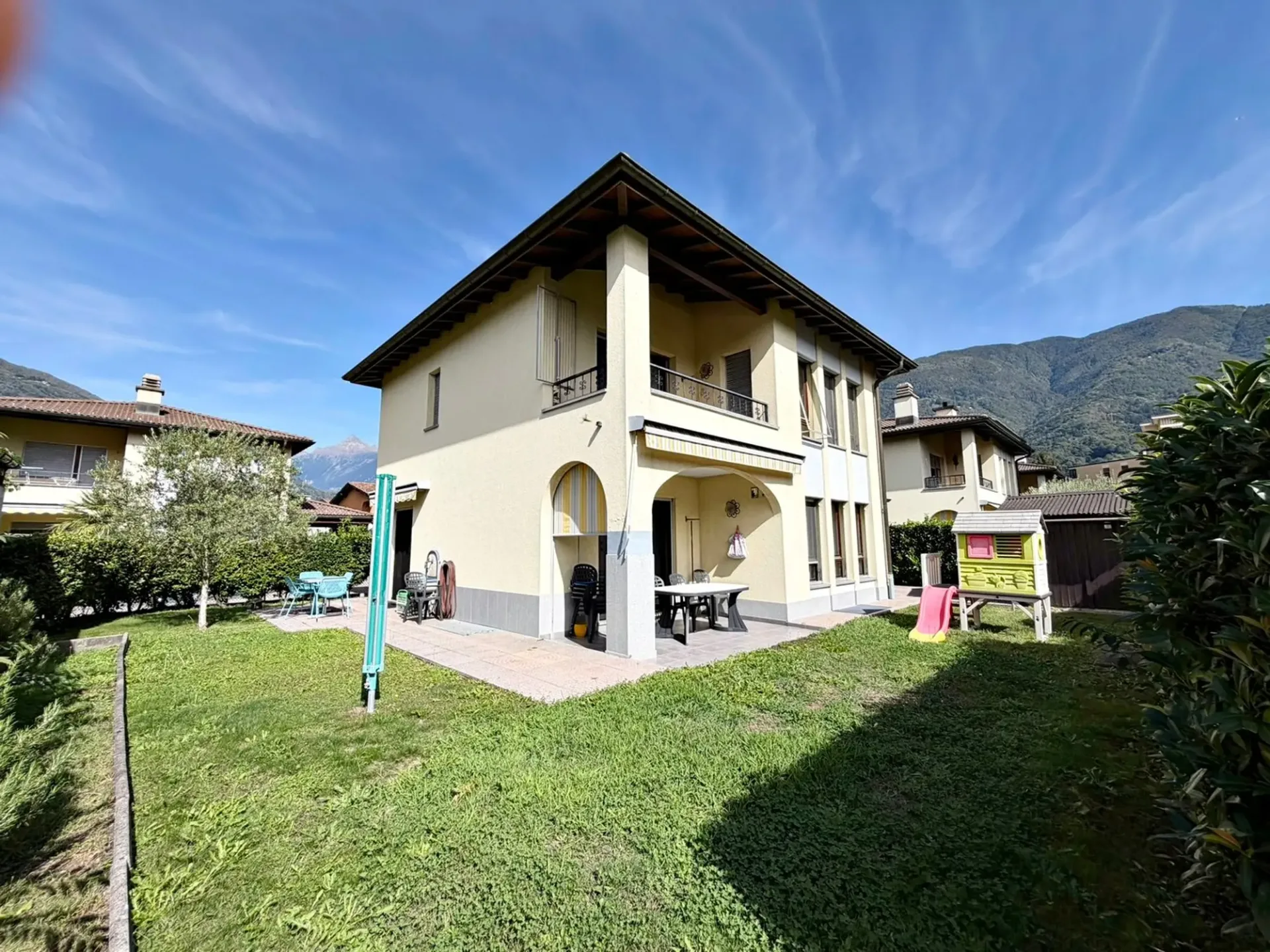 Spacious villa 2 steps from kindergarten and school