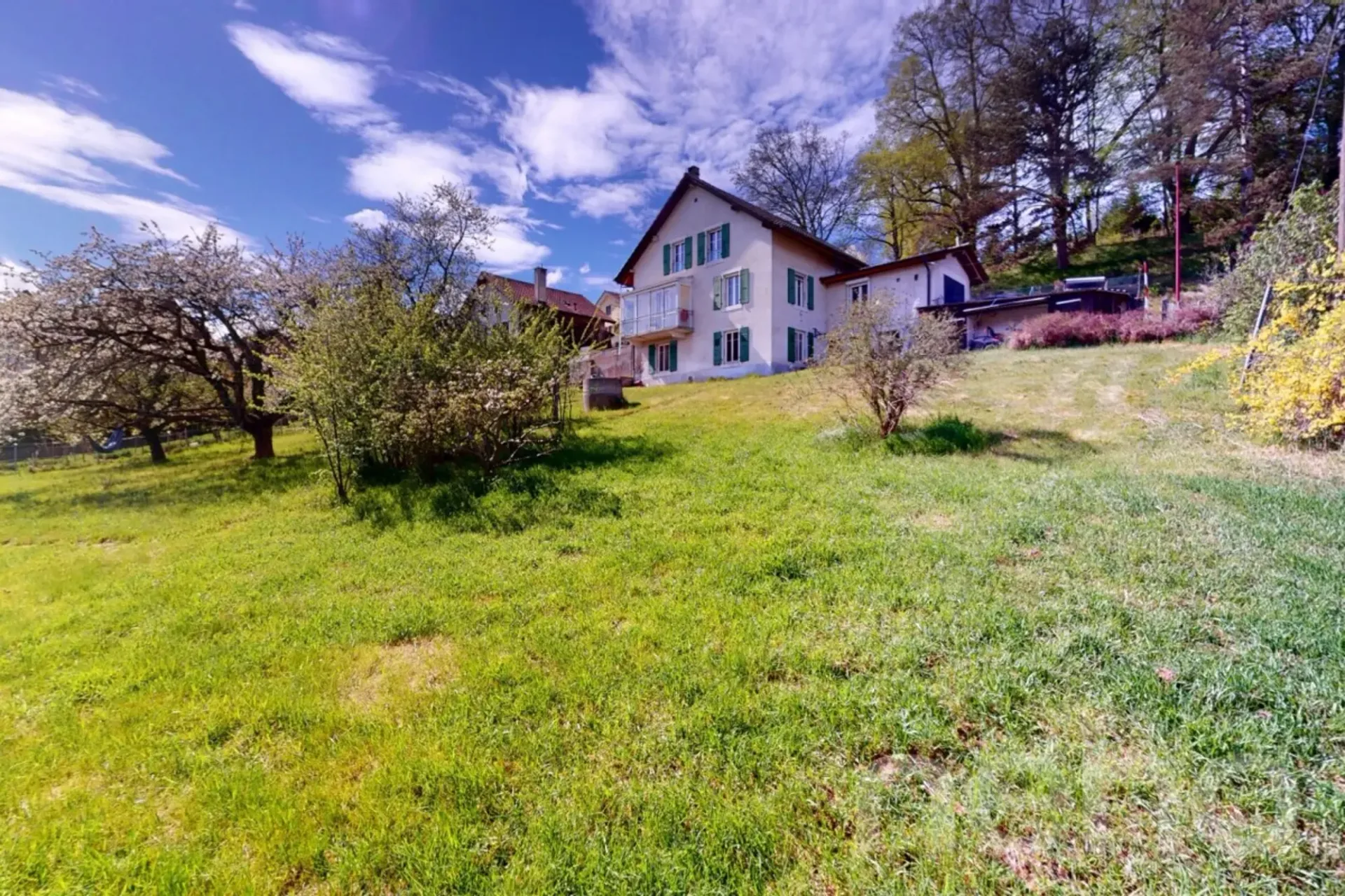 Prächtige renovierte Villa mit zwei Wohnungen