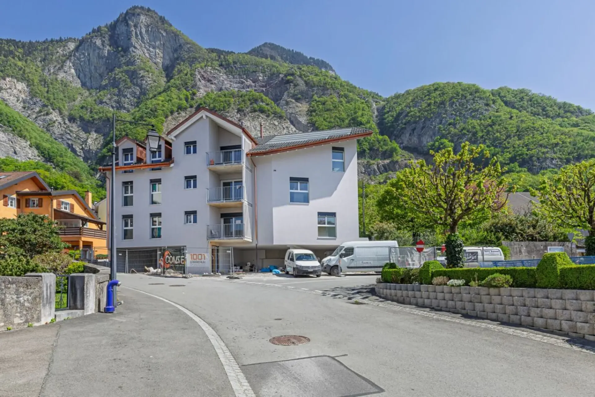 3,5 Zimmer, komplett neu, Garten und Dents du Midi!