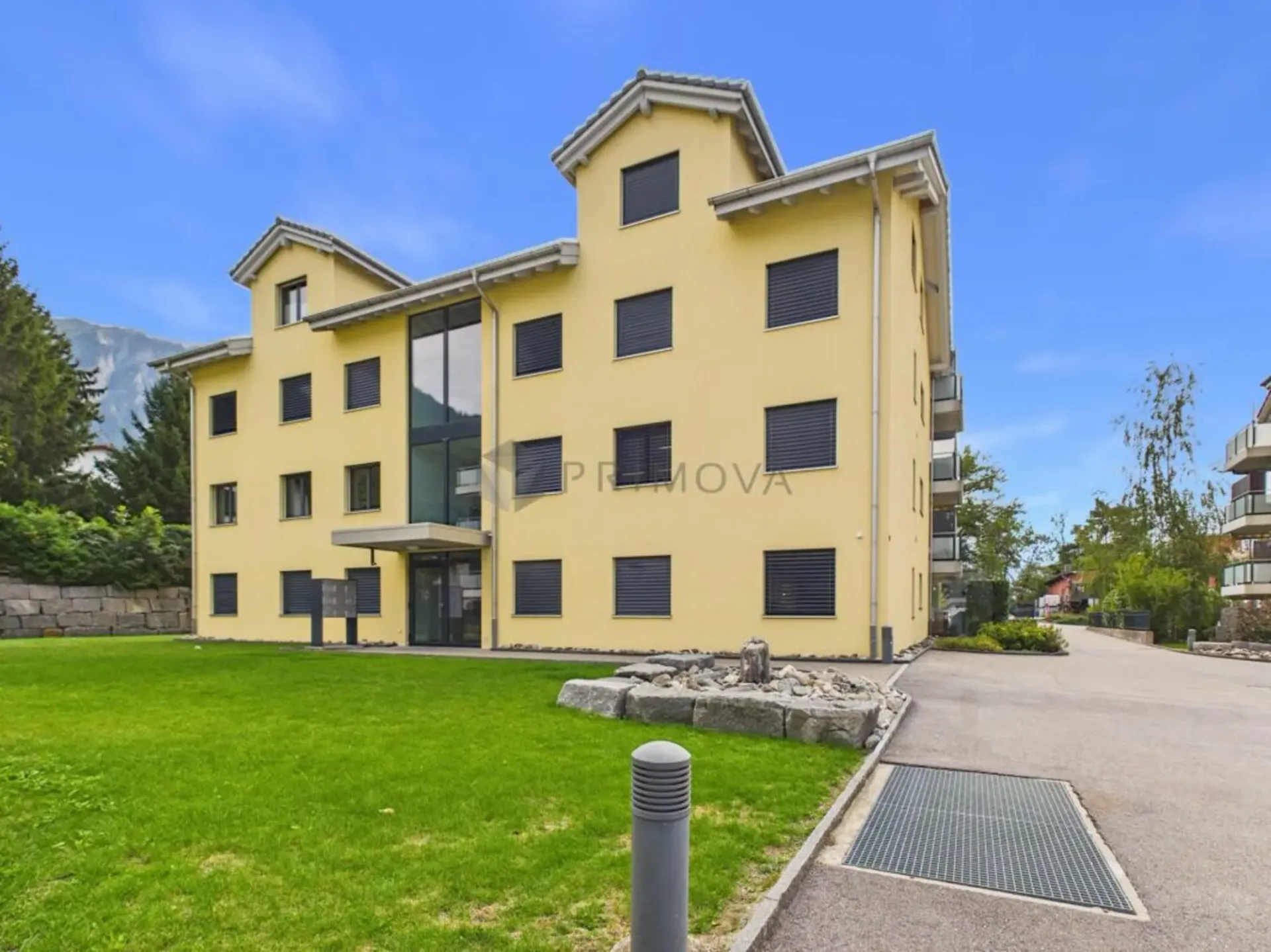 High-quality renovated 4.5 room apartment with sunny south terrace in Trimmis
