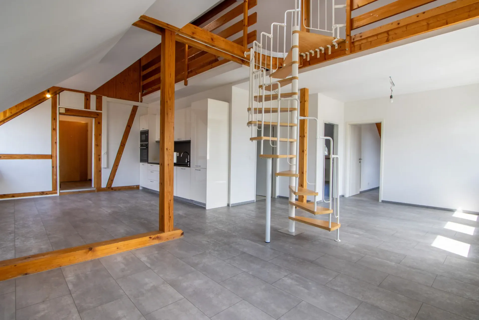 4.5-Zimmerwohnung mit Galerie im Zentrum von Burgdorf