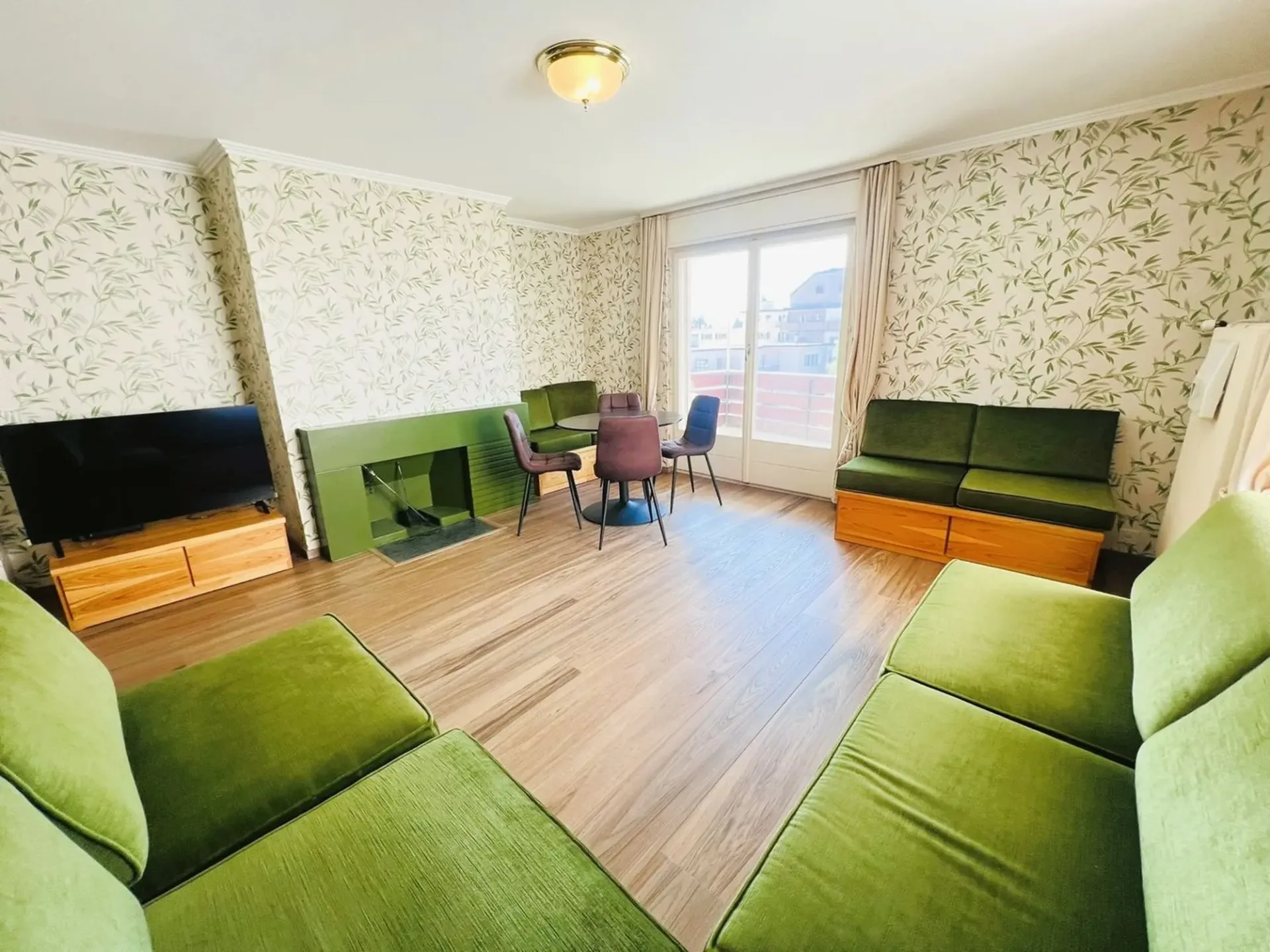 Prächtige 3.5 Zimmer - Geräumig und hell - Ideal gelegen - Schöne Aussicht - Ruhige Lage