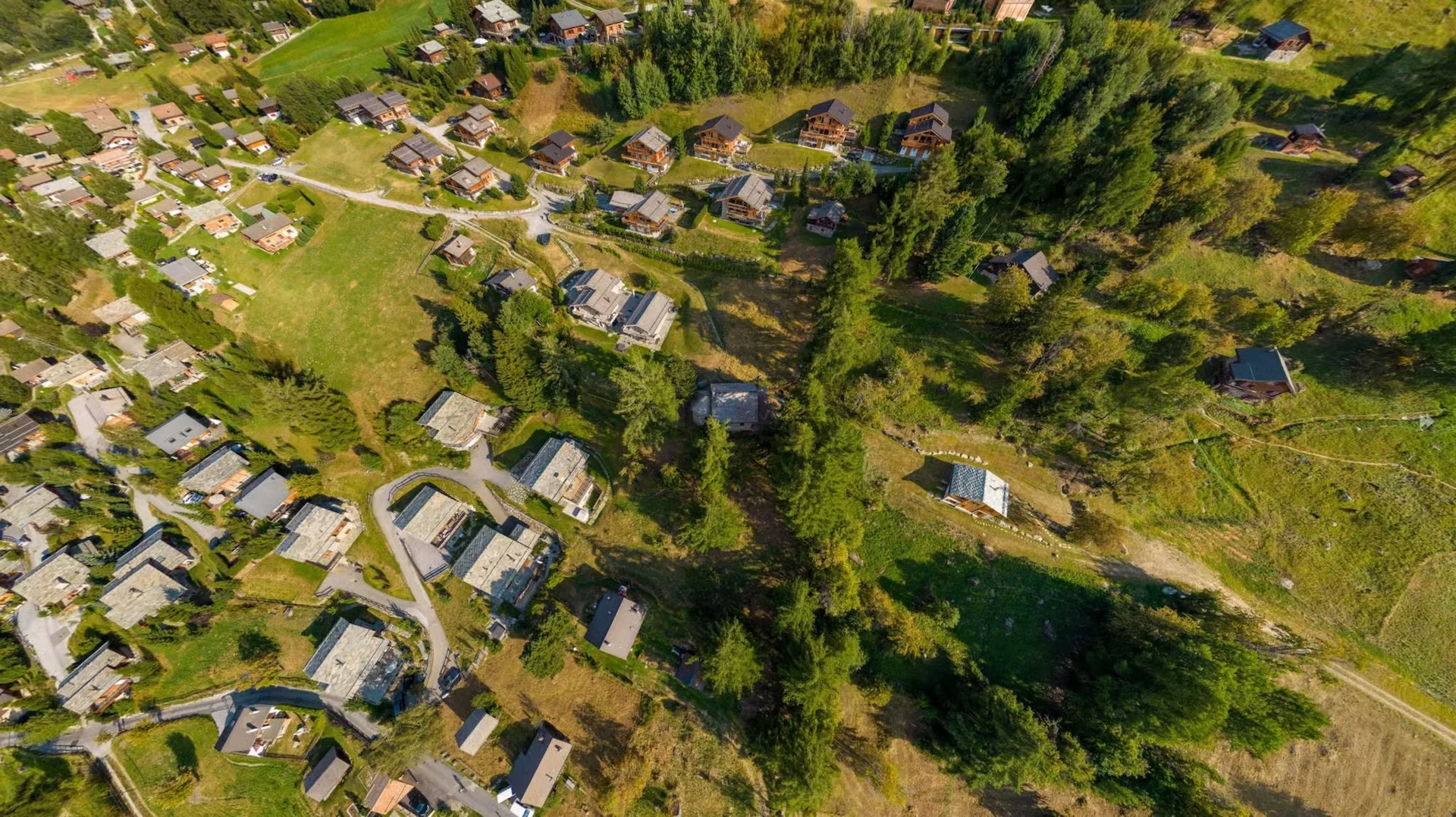 Magnifique Grundstück mit atemberaubendem Blick, Möglichkeit zum Bau eines Wohnhauses
