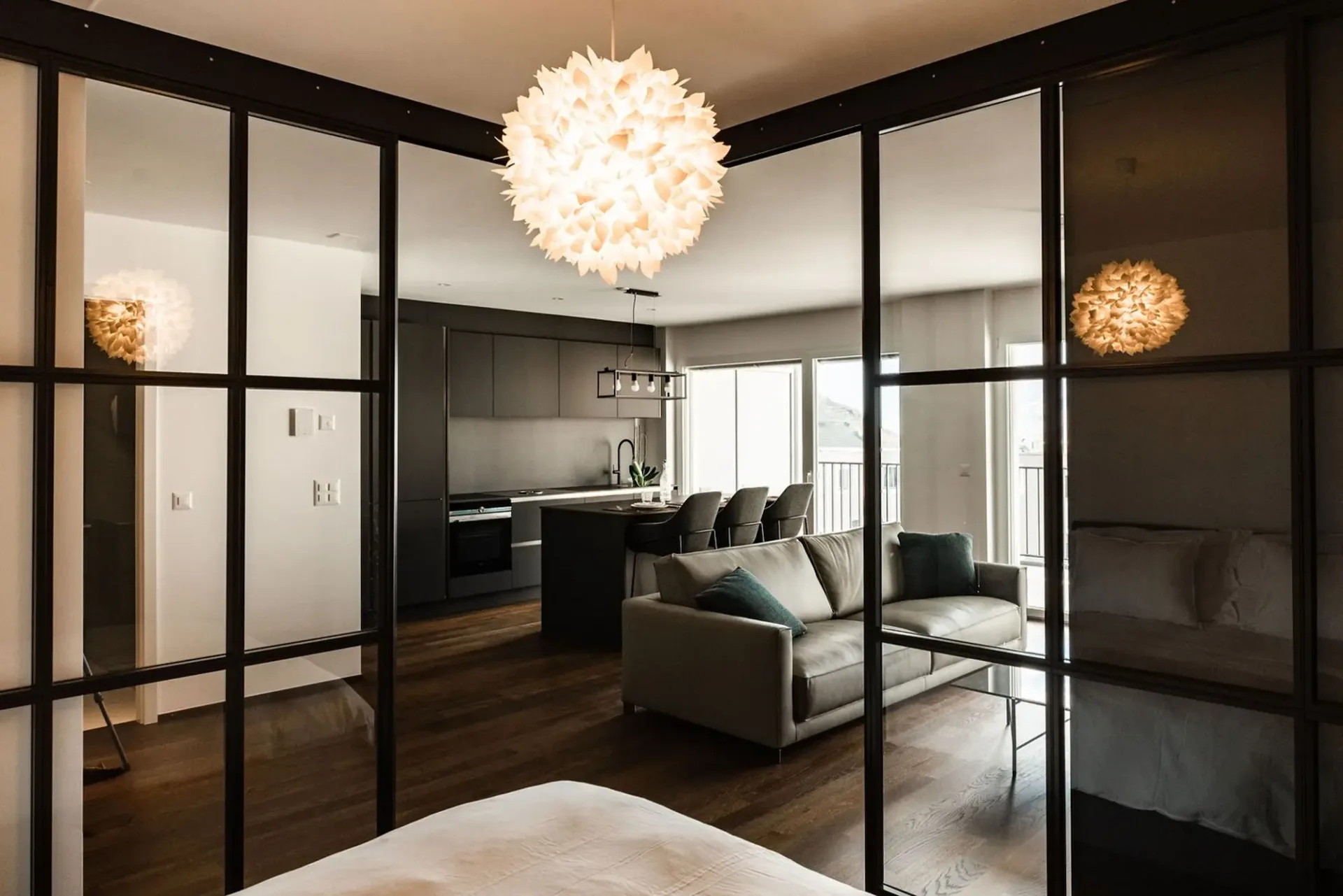 Zu verkaufen in Saxon - Prächtige möblierte 2.5-Zimmer-Wohnung mit Balkon, neuem und modernem Gebäude
