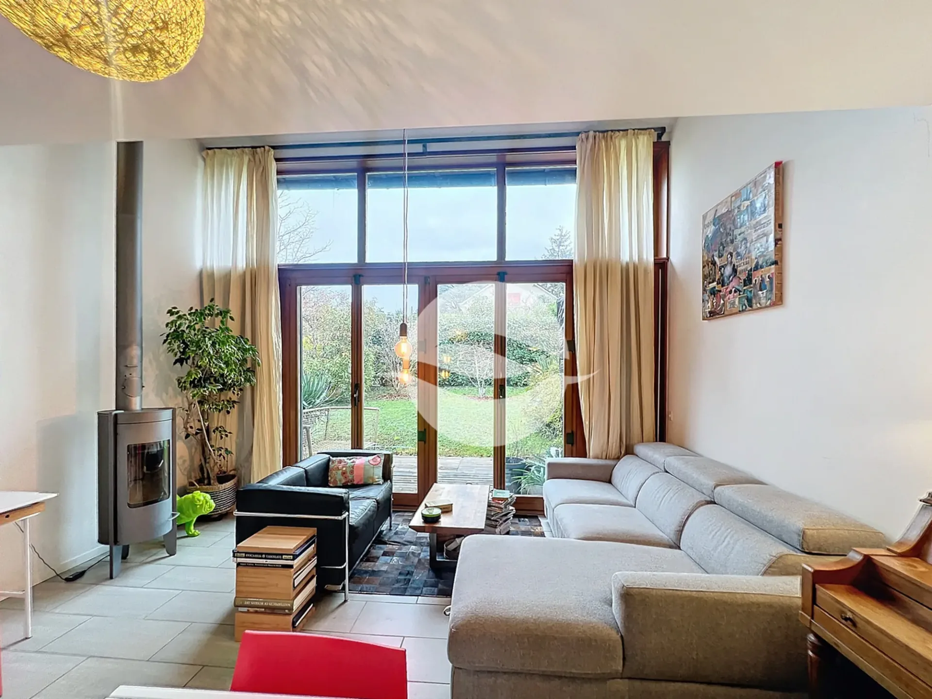 Charmannte Reihenhaus-Villa mit 4,5 Zimmern und baumgesäumtem Garten!