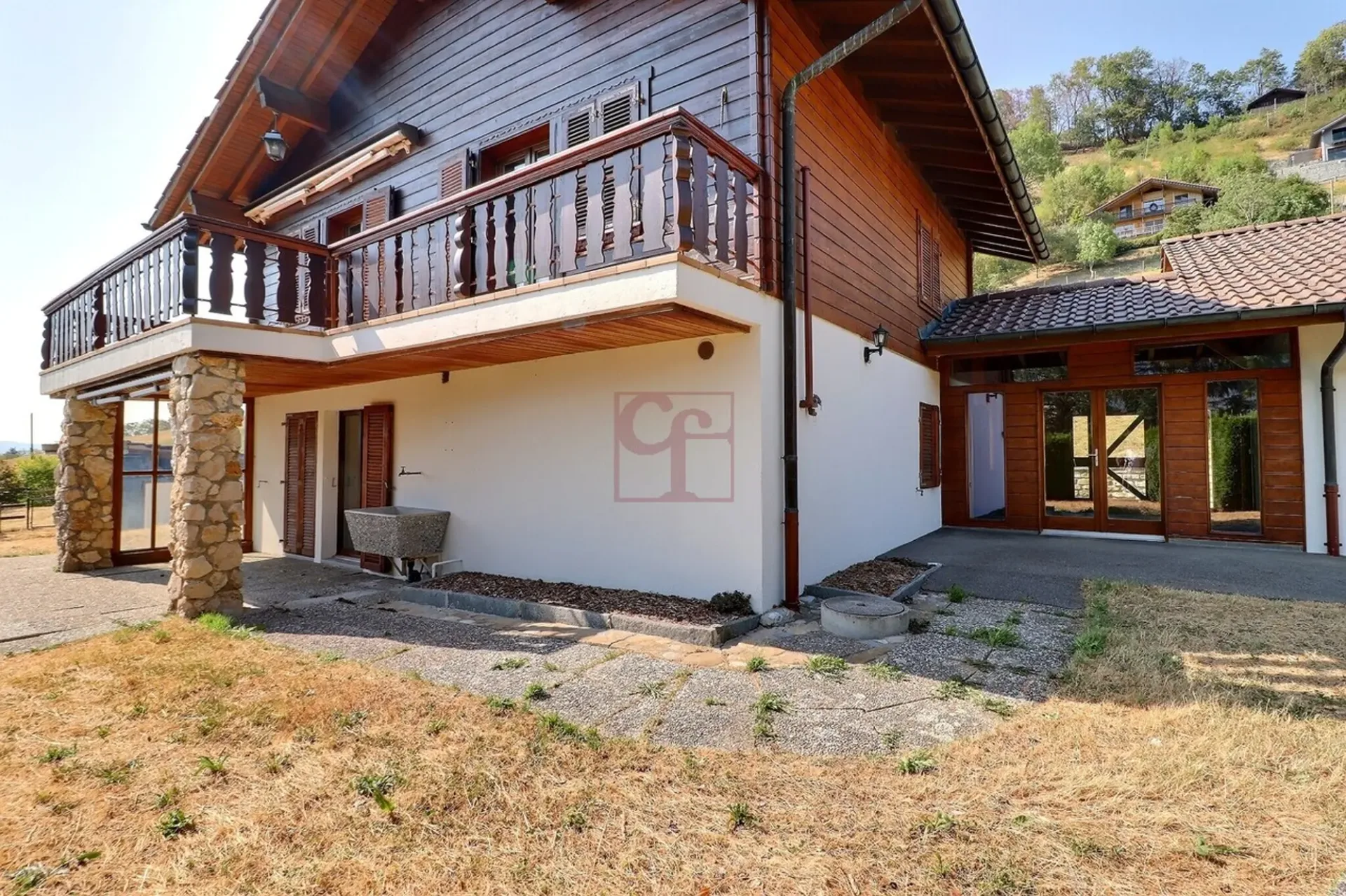 Zu vermieten Chalet mit 5.5 Zimmern / Wohngemeinschaft für 1 Jahr willkommen
