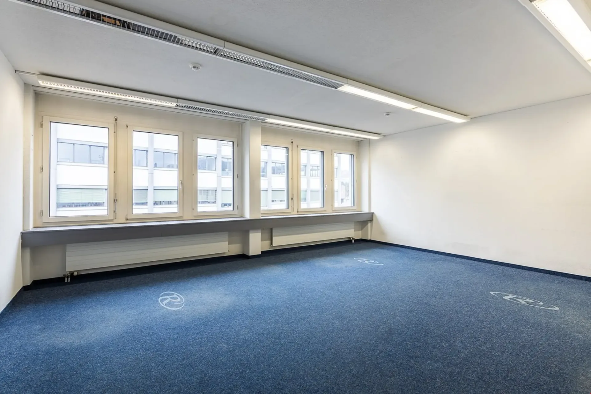 Büroräume mit Werkstatt