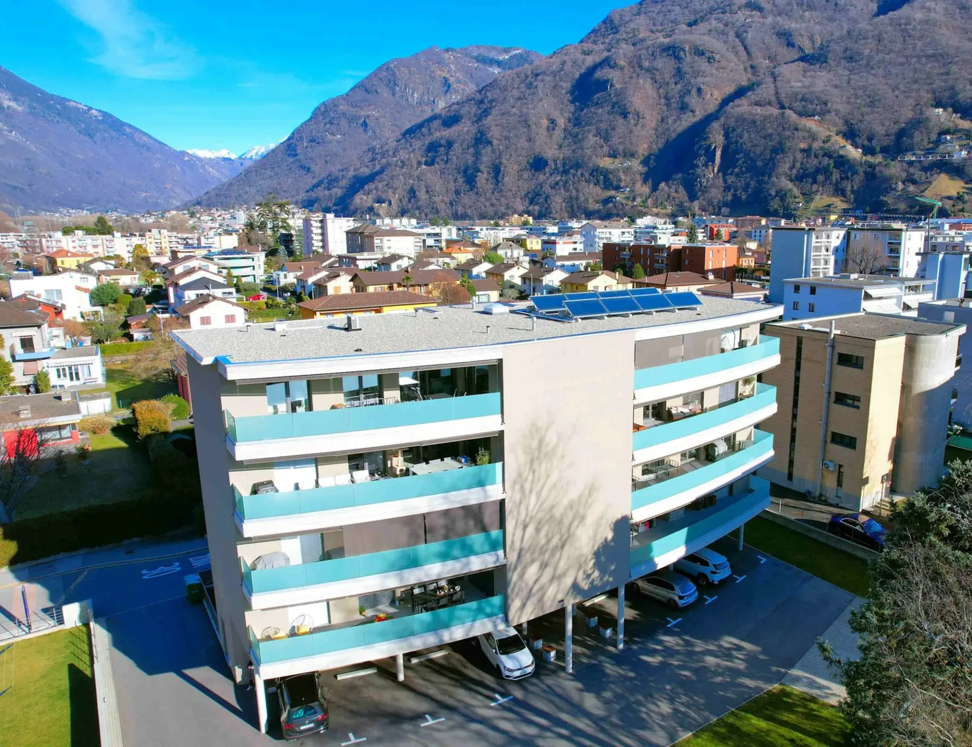 Apartment with large covered terrace in a convenient and quiet area