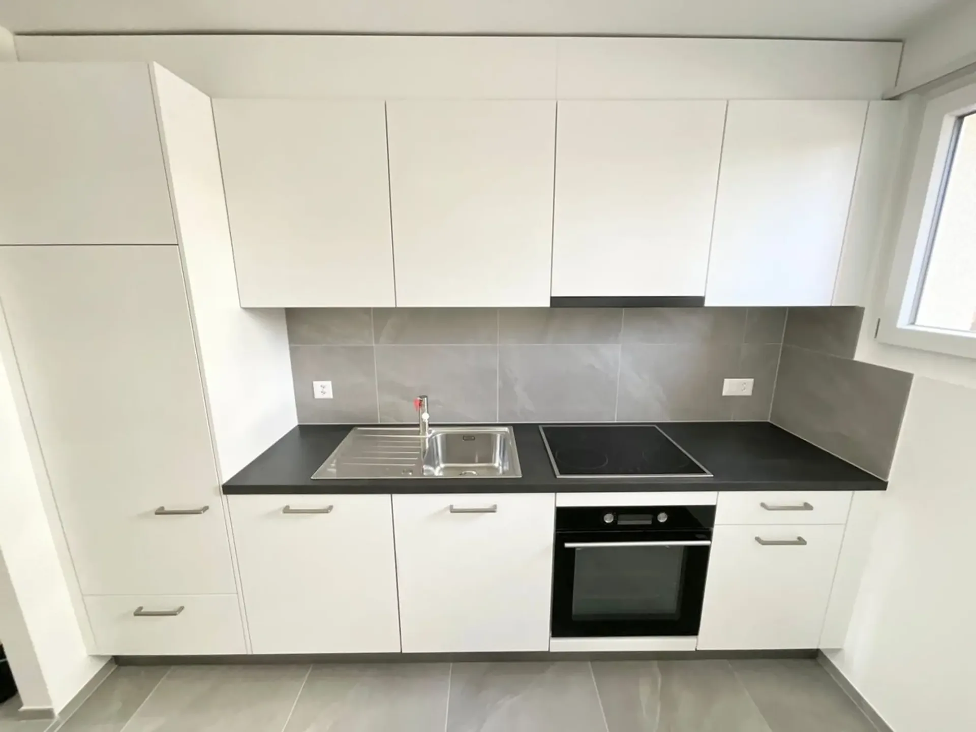 Appartement komplett renoviert mit 3.5 Zimmern