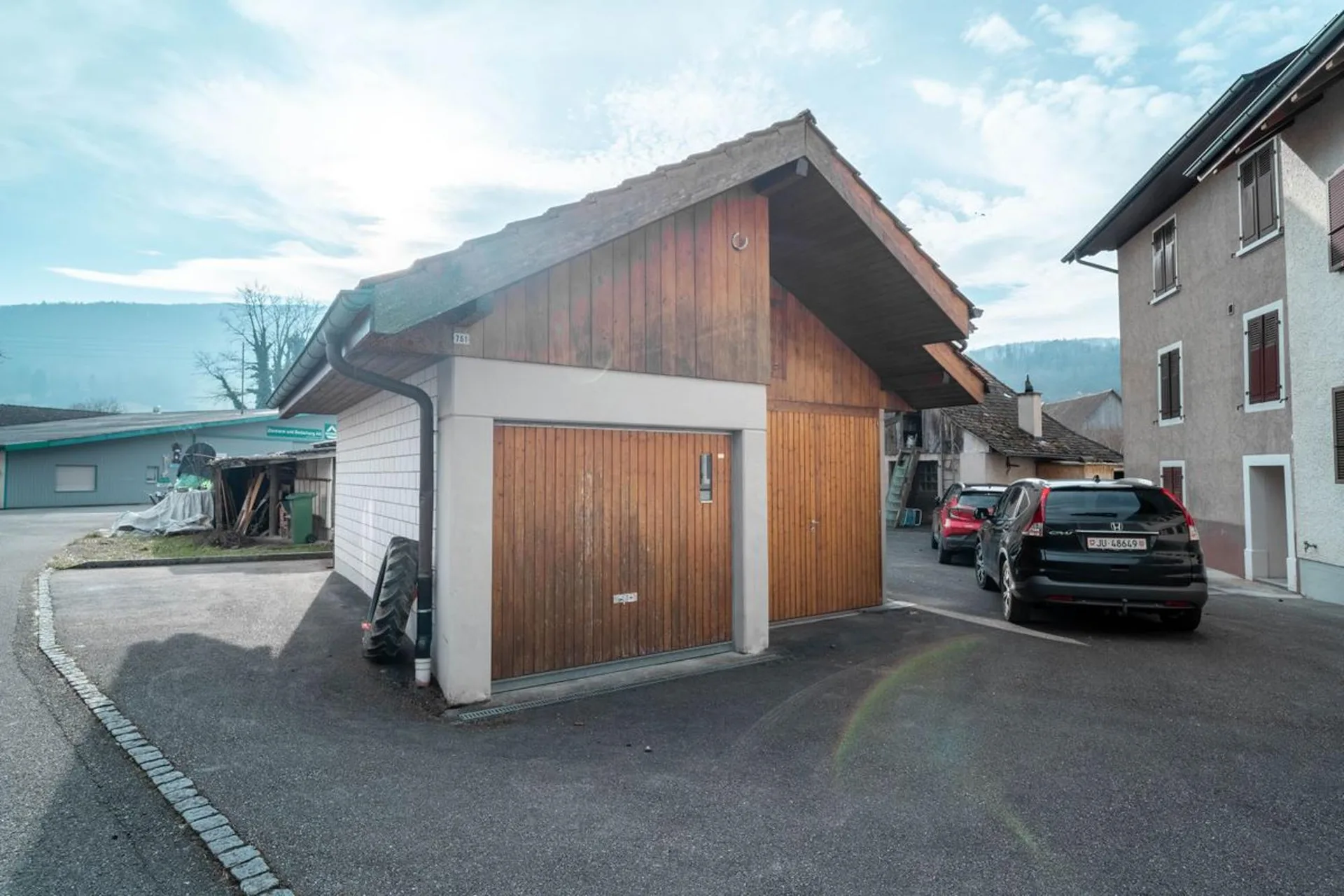Grande maison avec 3 appartements - Surface habitable exceptionnelle!
