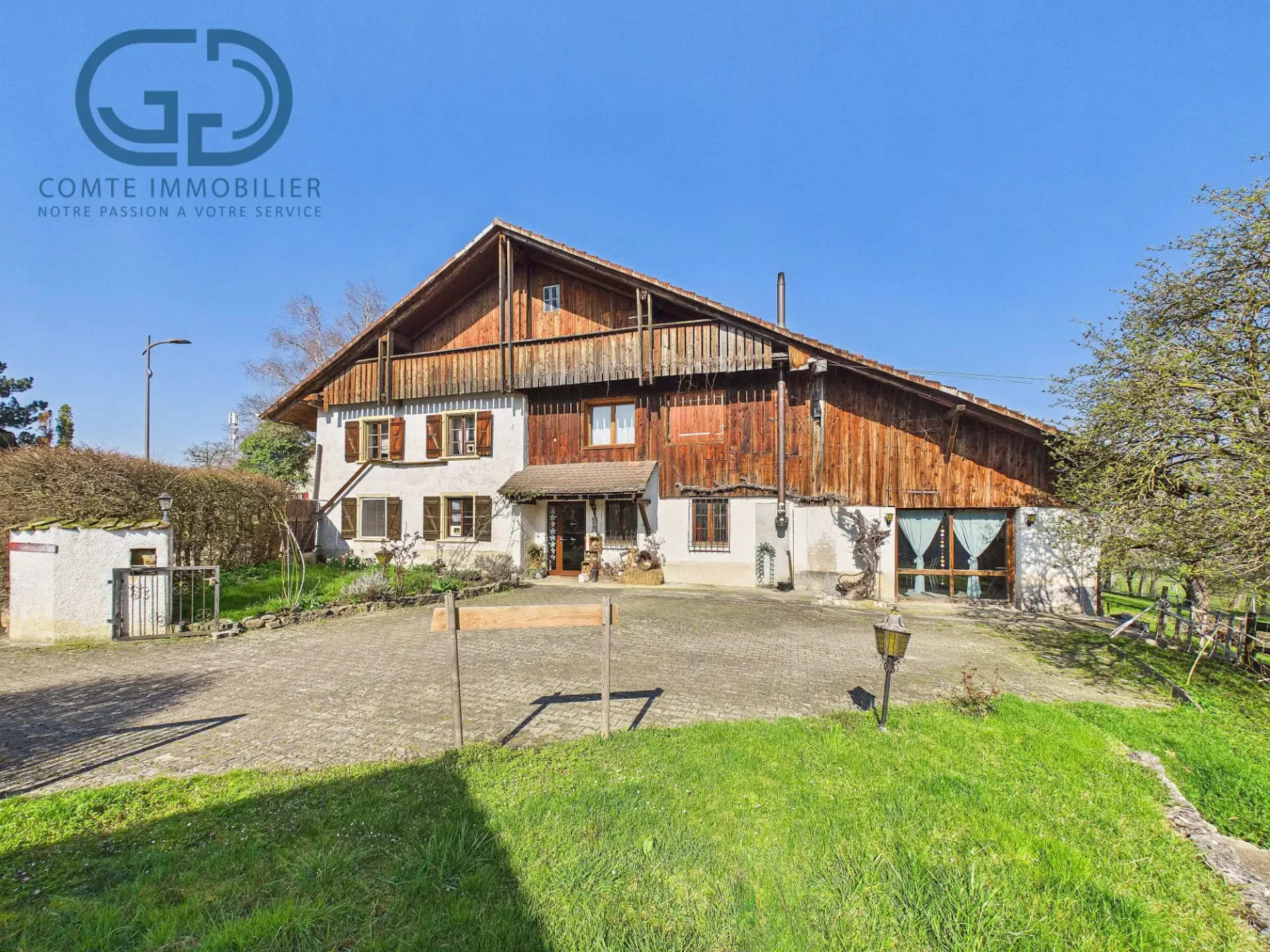 Alte renovierte Farm mit Stall und Grundstück