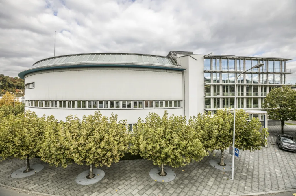 Grosser Lagerraum in Adliswil zu vermieten