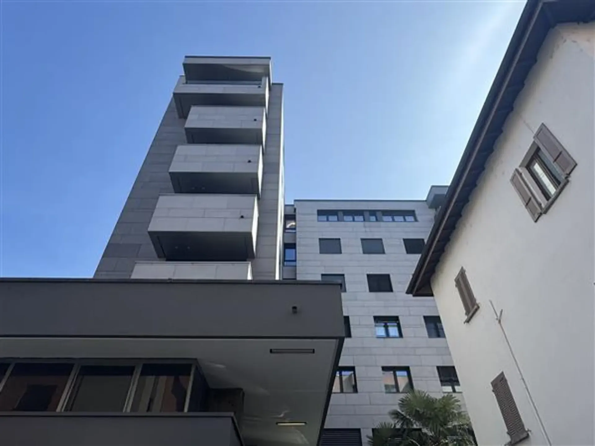 Lugano: Büro 5 Räume
