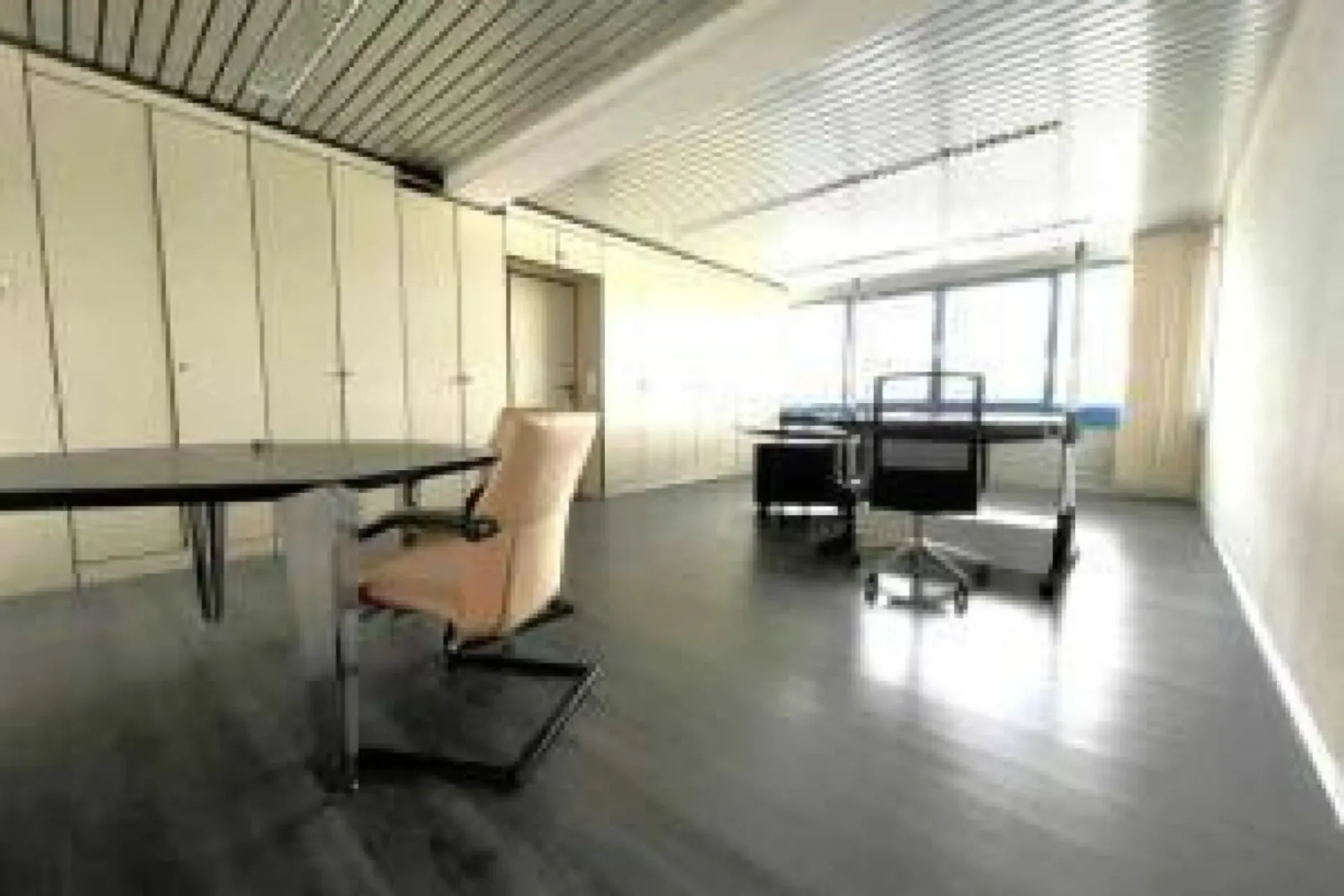 Verwaltungs/Büro 6 Räume 200 m2 in Kerzers