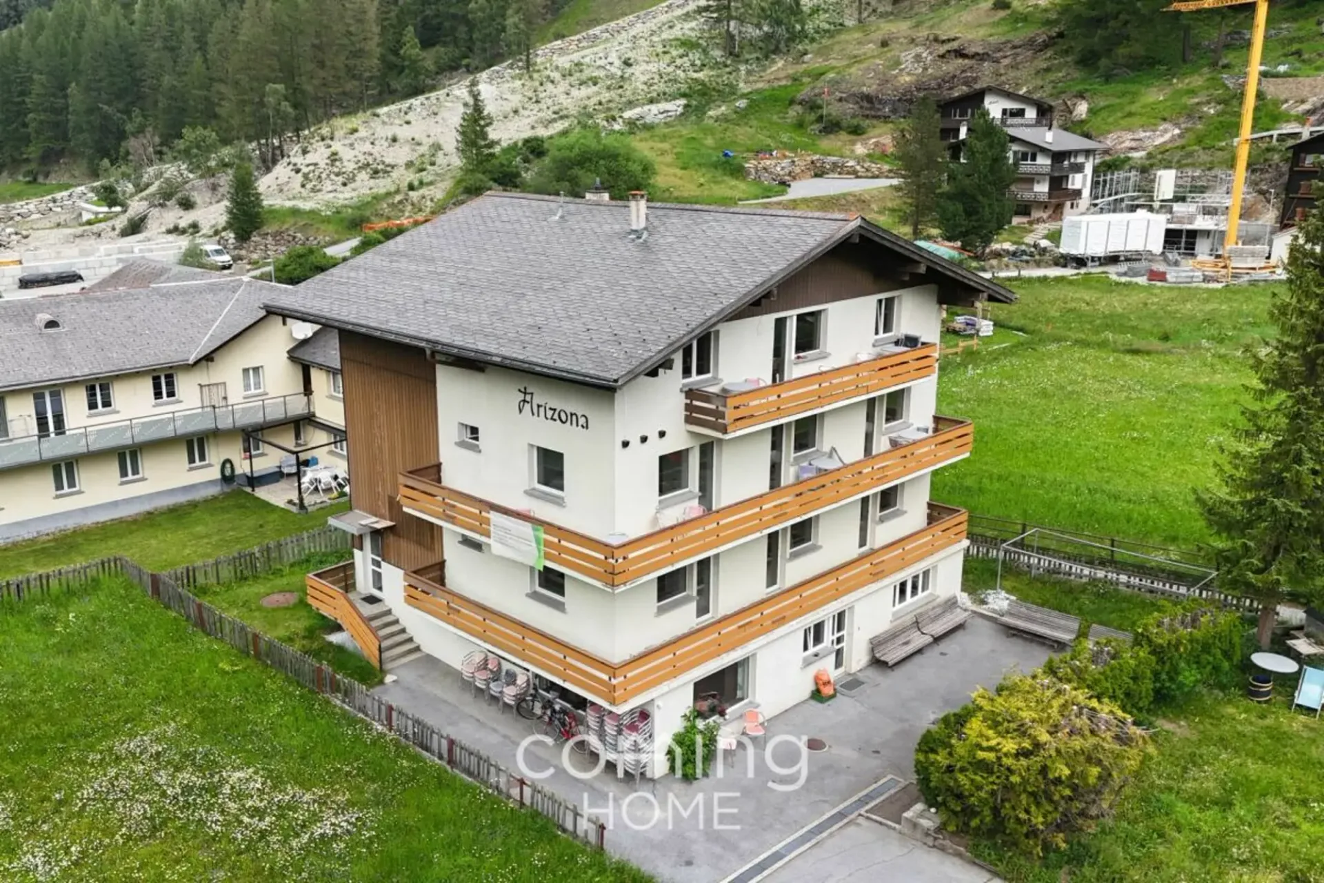 Attraktives Gruppenhaus in Saas-Grund mit Ausbaupotenzial und Alpenpanorama