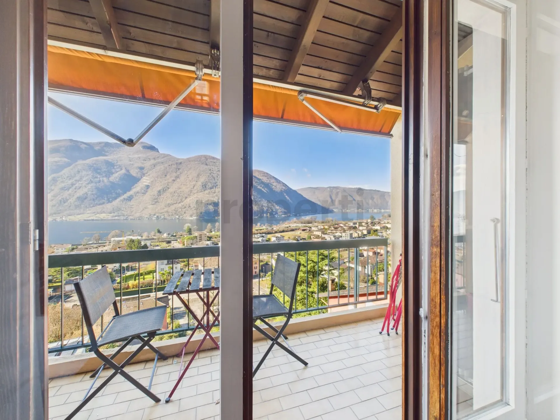 Helles 1.5-Zimmer-Apartment mit Balkon in Melano