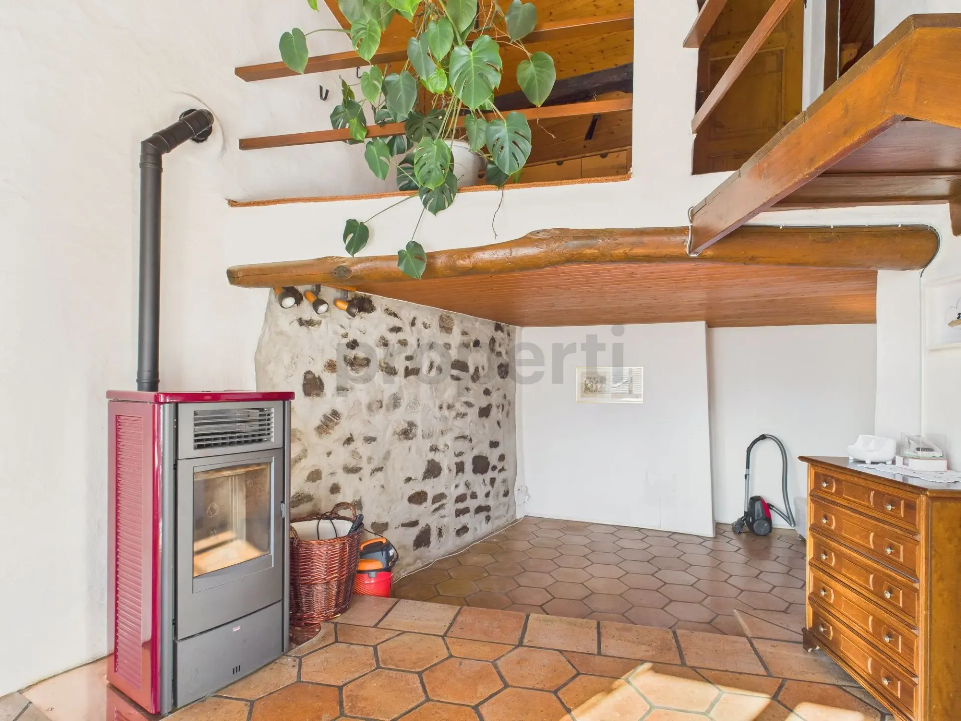 Elegantes Einfamilienhaus mit 3 Zimmern und Balkon, Breggia
