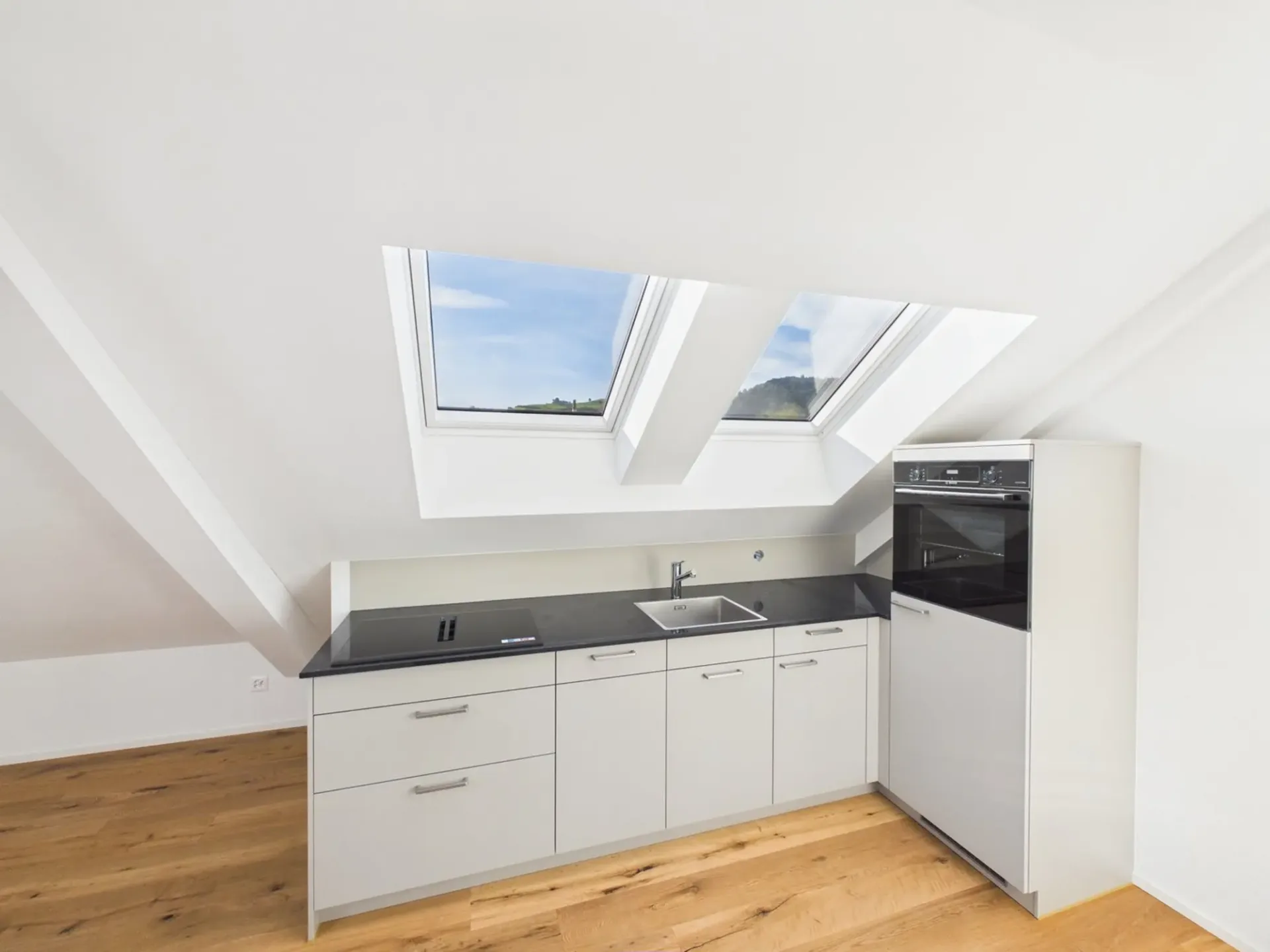 First occupancy - Totally renovated 1.5-room attic apartment in a quiet location