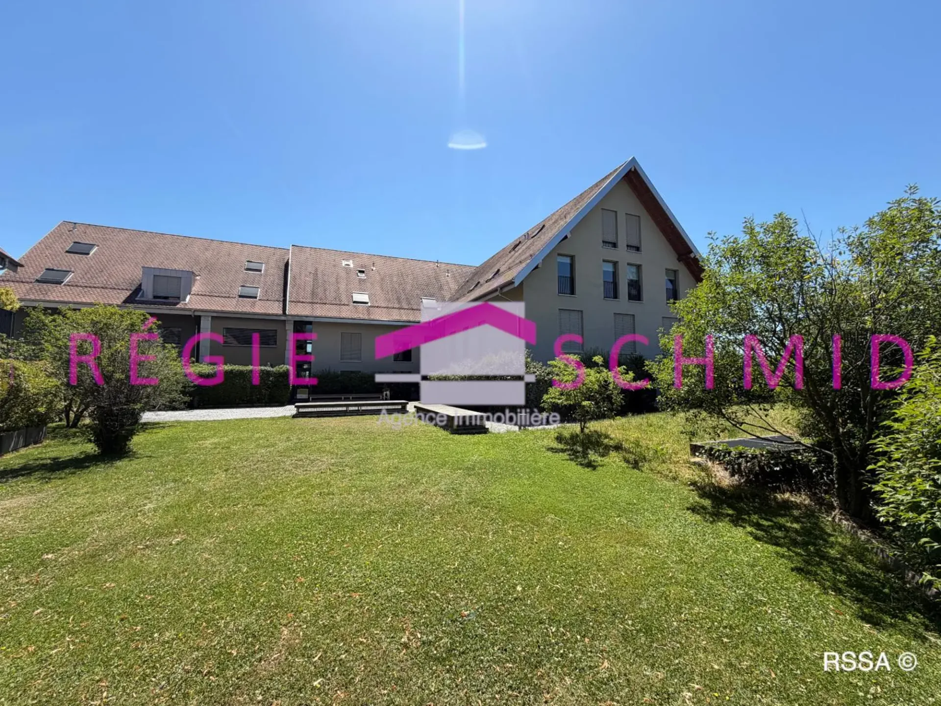 Appartement duplex de 6 pièces à Eysins