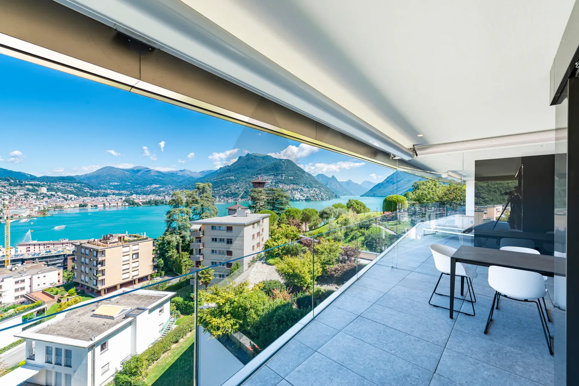 APPARTAMENTO VISTA LAGO IN UN MODERNO COMPLESSO RESIDENZIALE