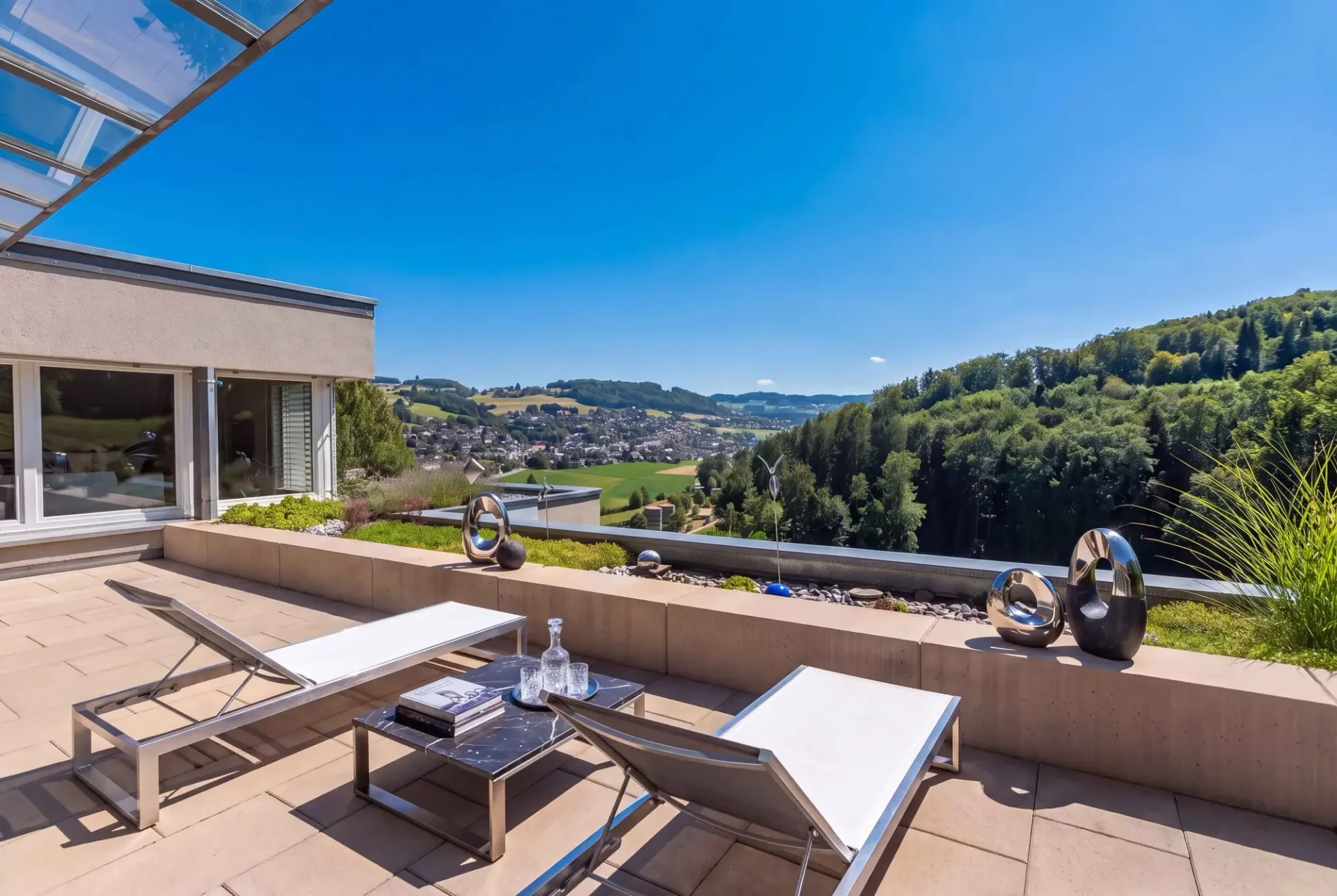 WEITSICHT UND BLICK INS GRÜNE - 4.5 ZIMMER TERRASSENHAUS IN OSTERMUNDIGEN
