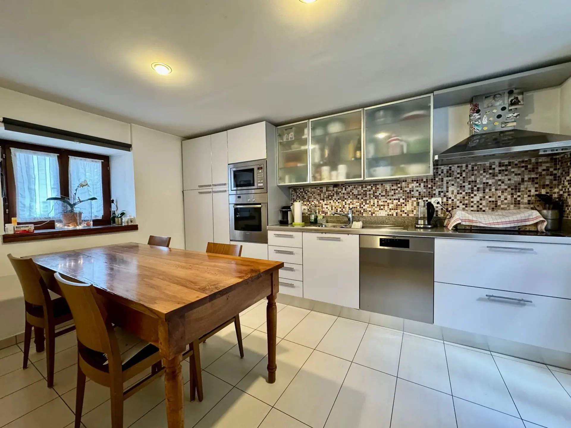 Haus mit 5,5 Zimmern und einem monolocalen Apartment zur Miete im Kern von Biasca