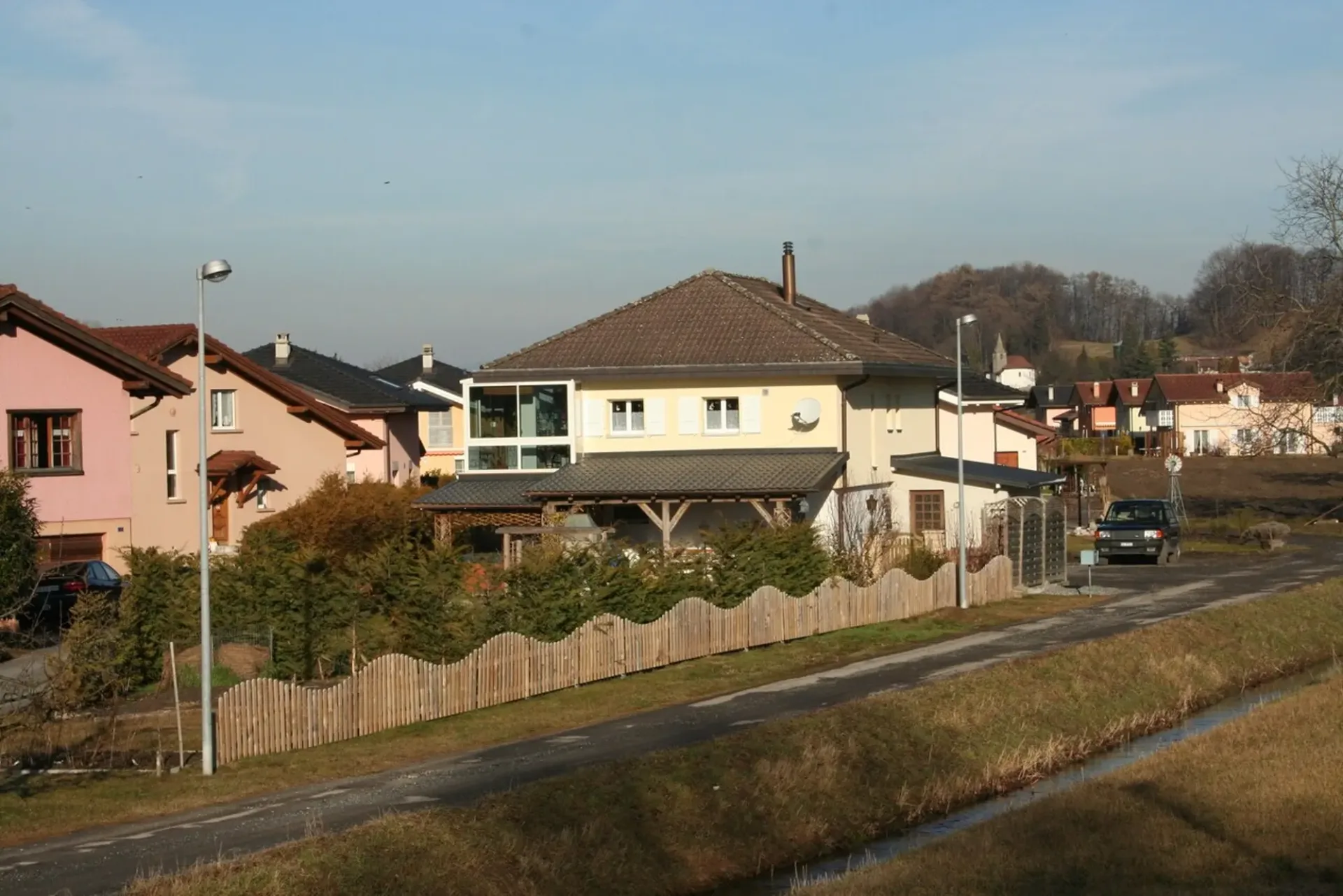 Großes Haus mit 2 Wohnungen mit 3,5 Zimmern auf 672 m2
