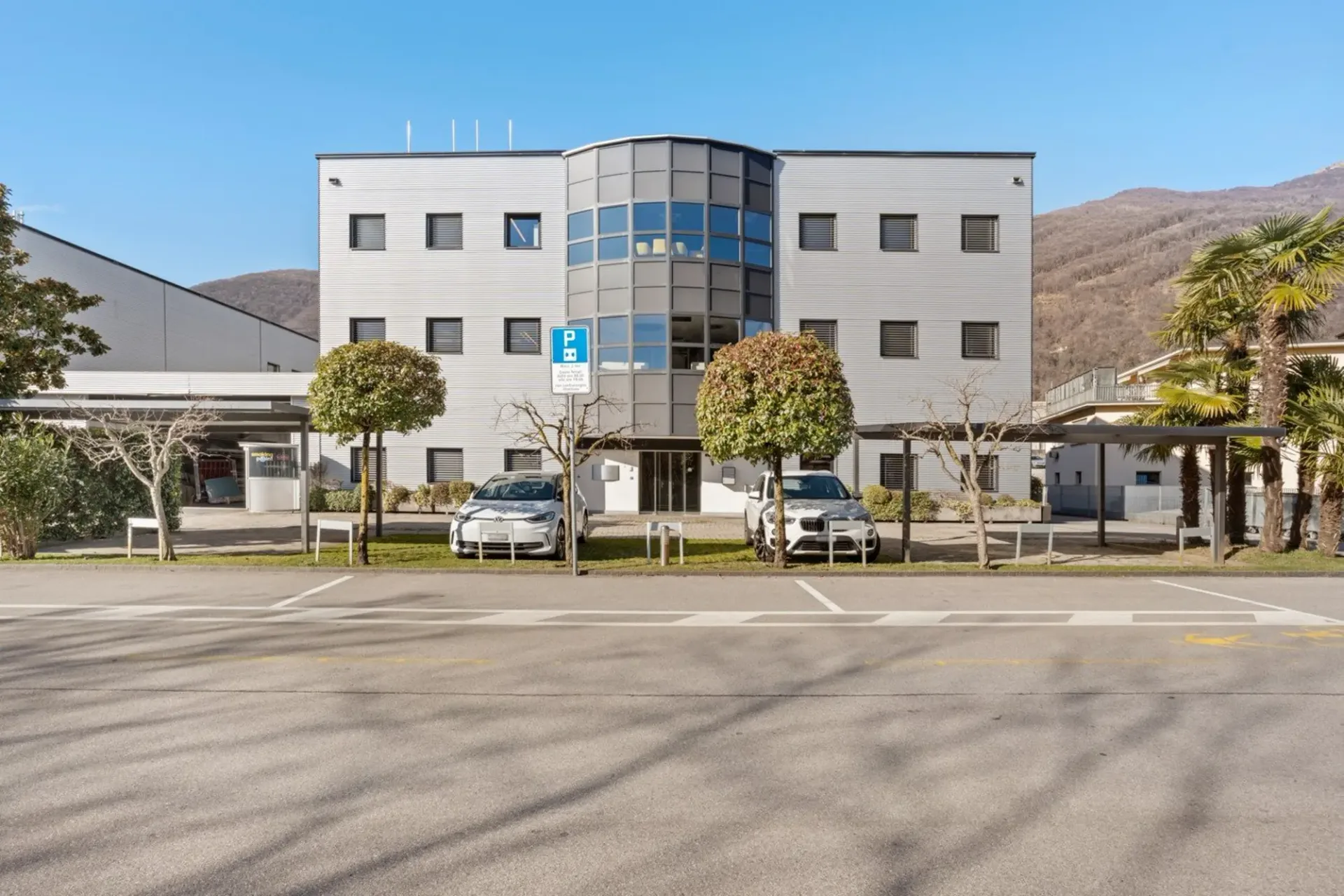 Stabile multifunzionale flessibile e modulabile da 500 a 3220 mq