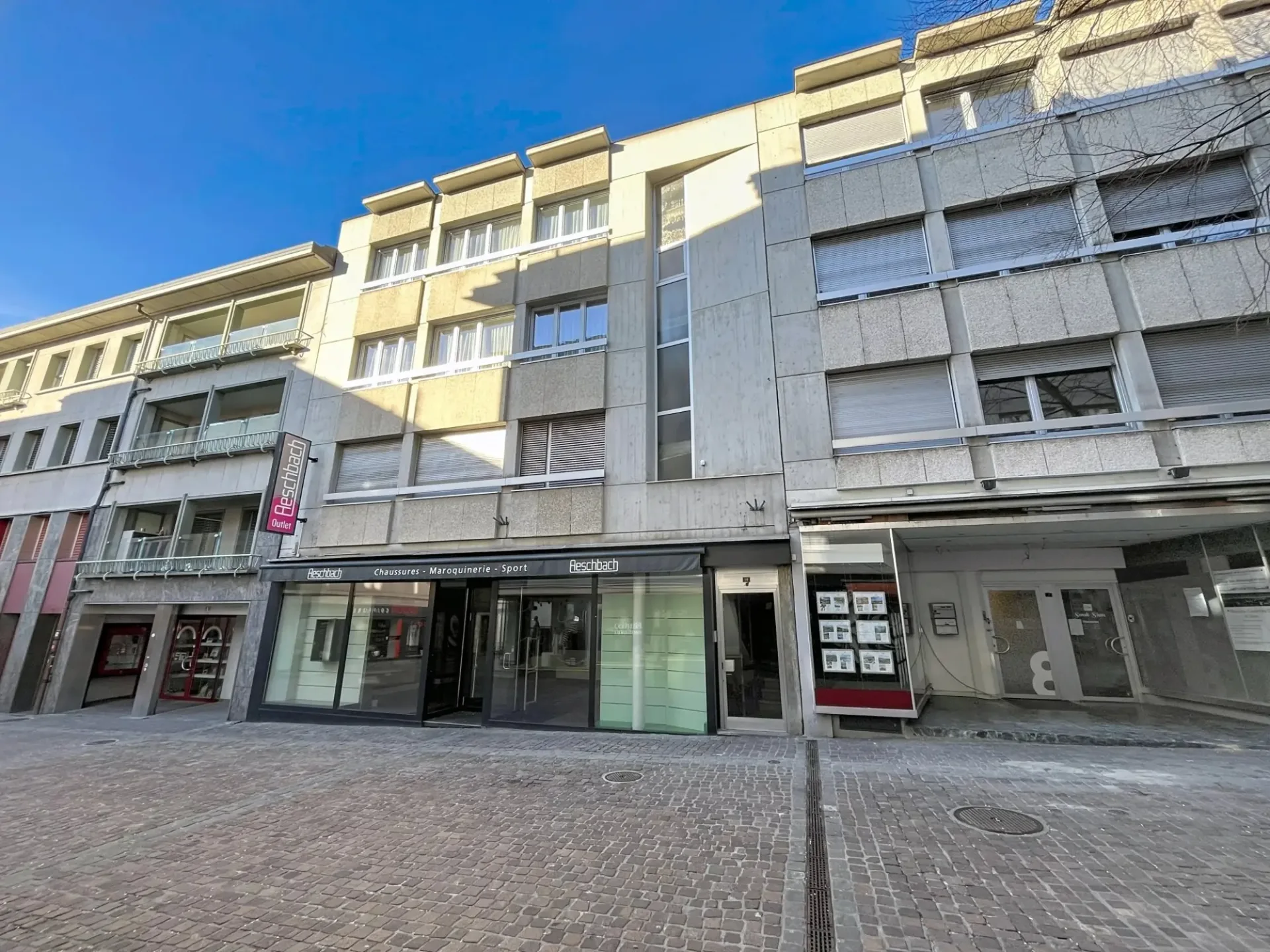 Lokal im Zentrum von Sion - Große modulare Flächen