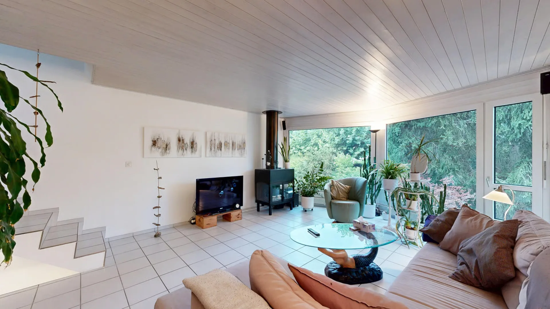 Schönes 5.5-Zimmer-Reiheneinfamilienhaus mit 2 Einstellhallenplätze