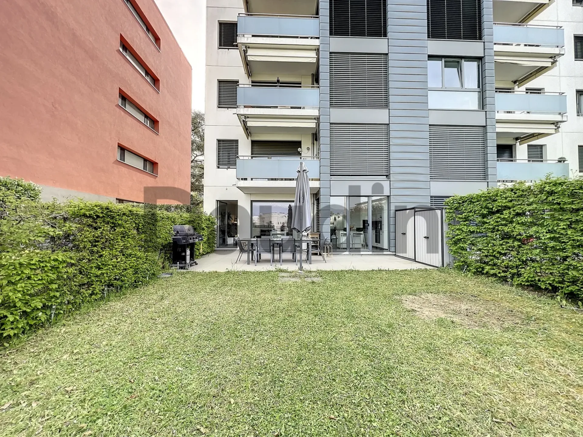 CASATAX: Spacieux 4 pièces avec terrasse et jardin privatif