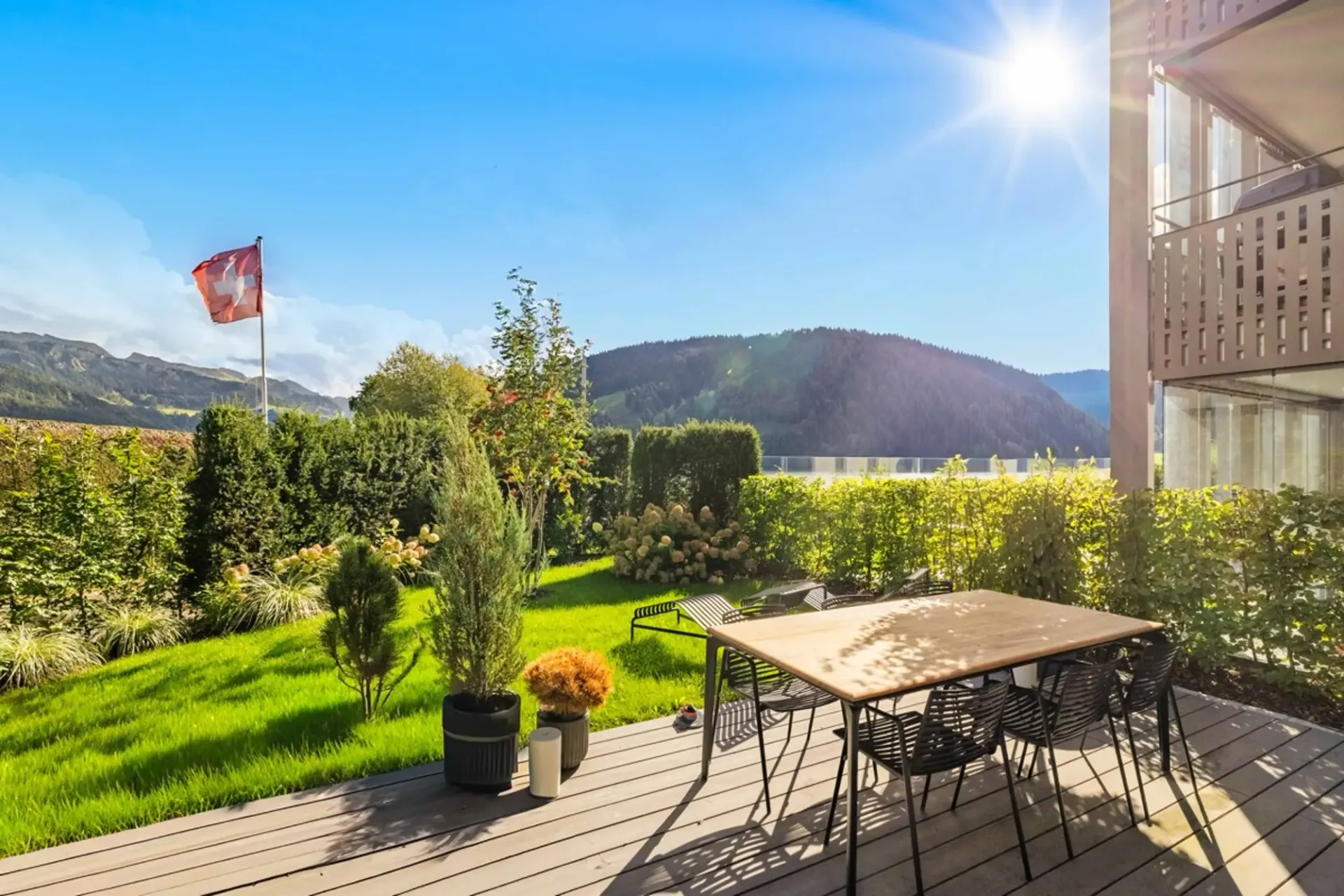 Euthal: Design trifft Natur, Gartenoase am Sihlsee