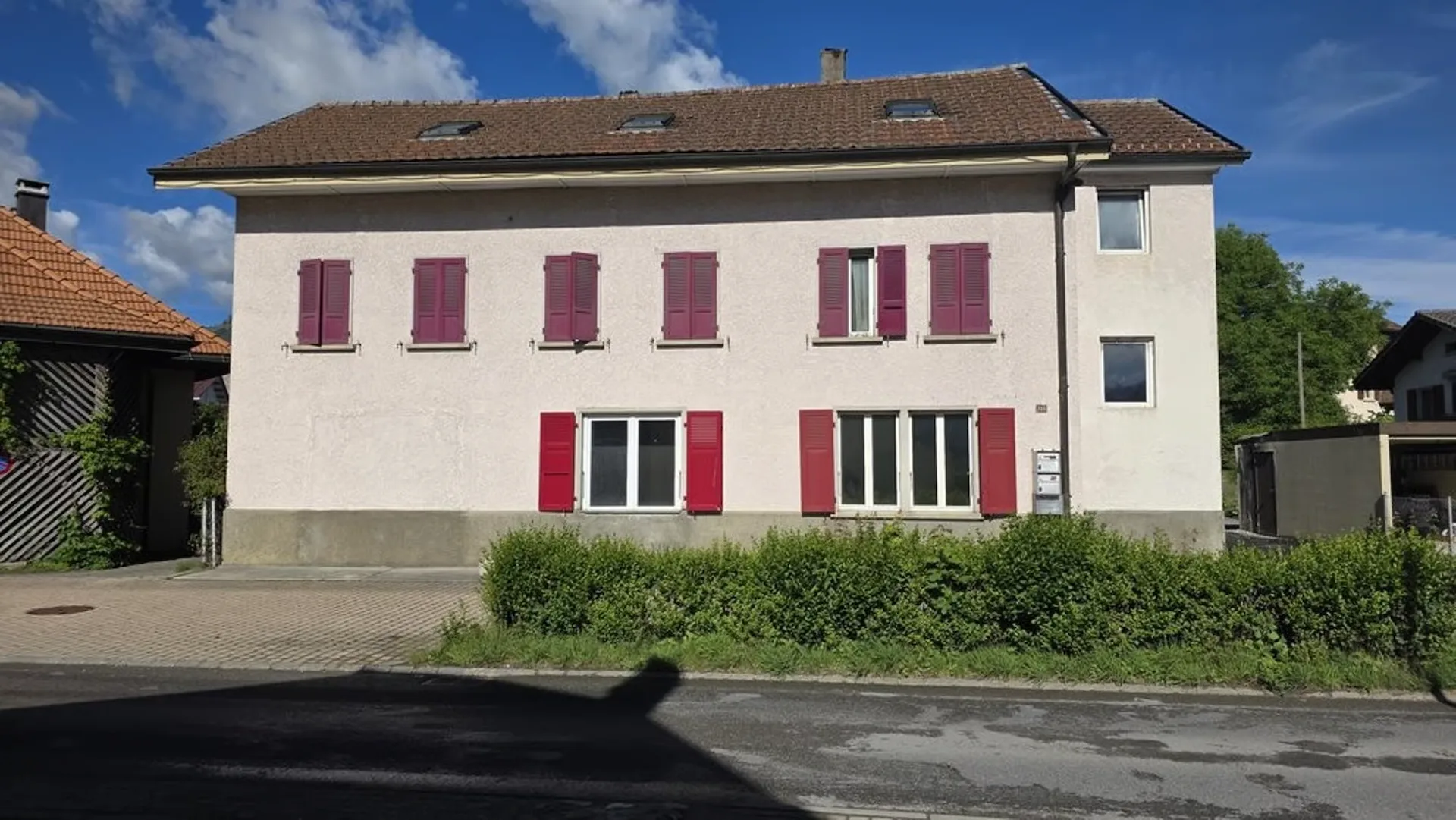 Wohnung 5.5 Zimmer für 1'850.- CHF/Monat inkl. NK und Parkplatz