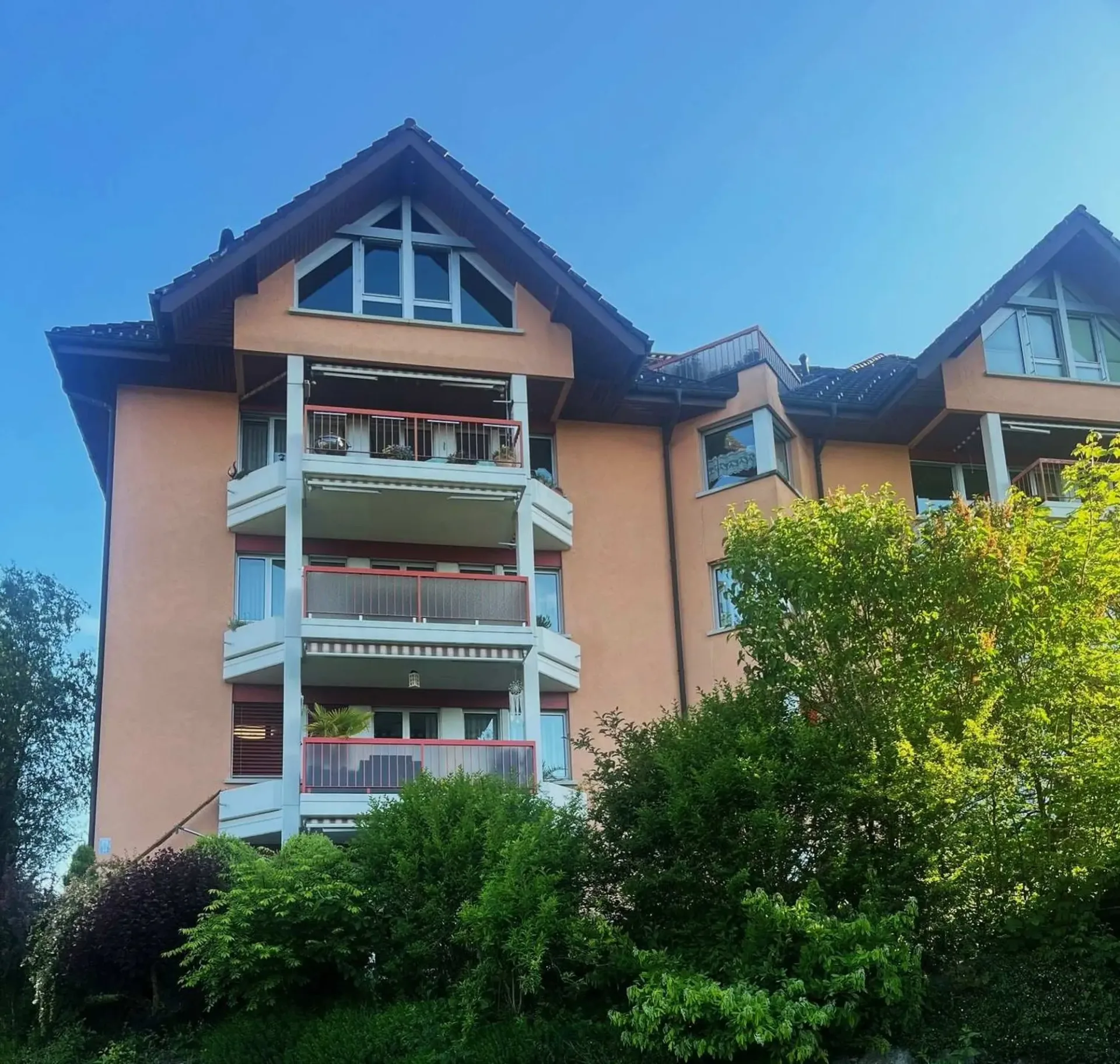 4½-Zimmerwohnung im 3. OG mit unverbaubarer Weitsicht auf See und Berge
