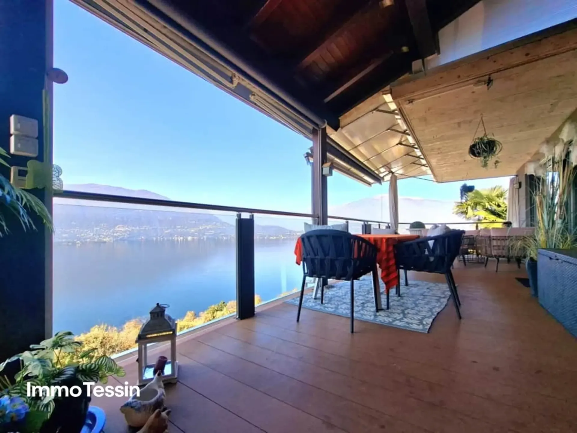 EXKLUSIVE GELEGENHEIT: Luxus Villa mit Pool, Garten und grenzenloser Seesicht auf den Lago Maggiore