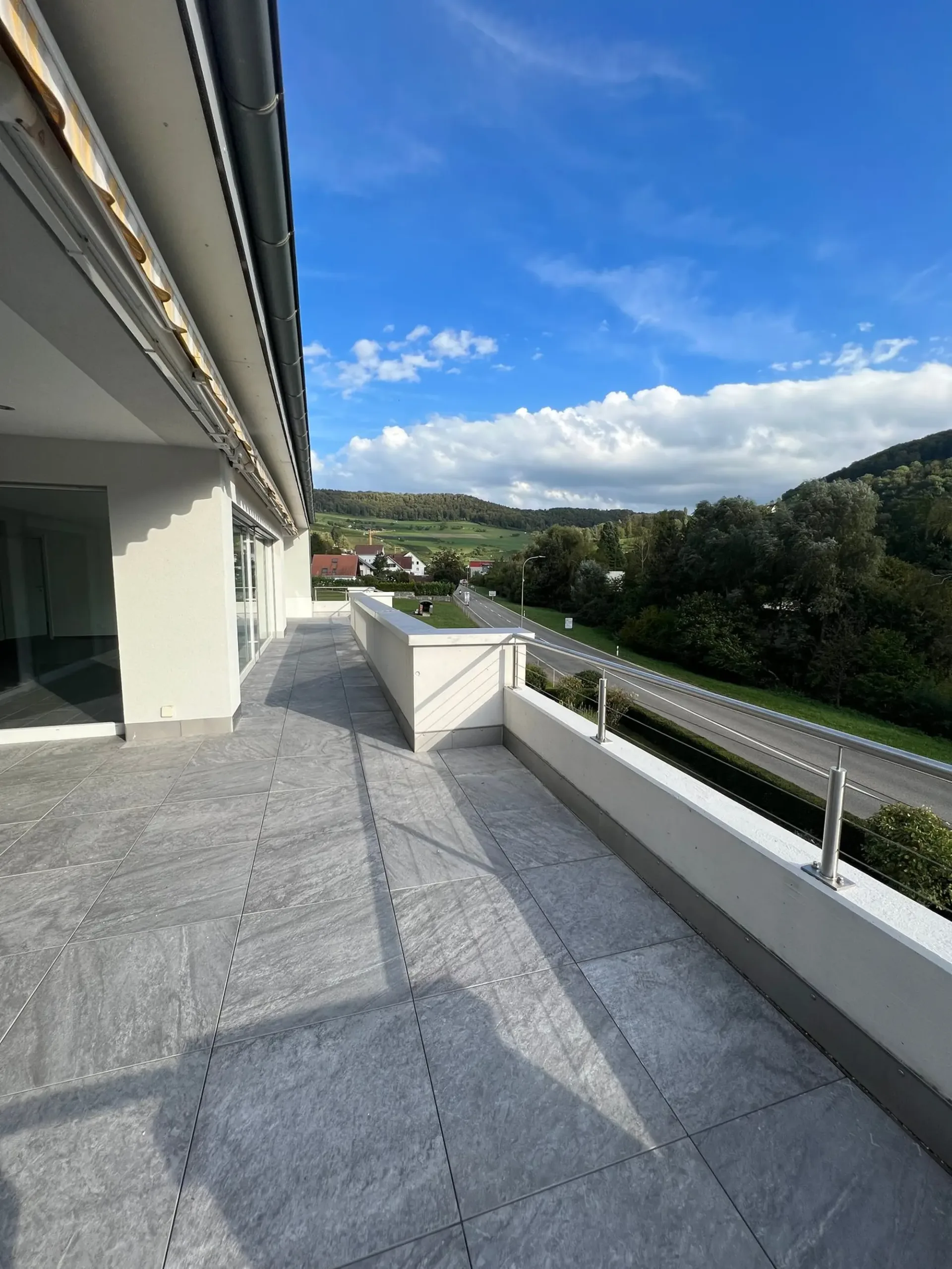Appartement mansardé de 4,5 pièces moderne avec vue sur le vert