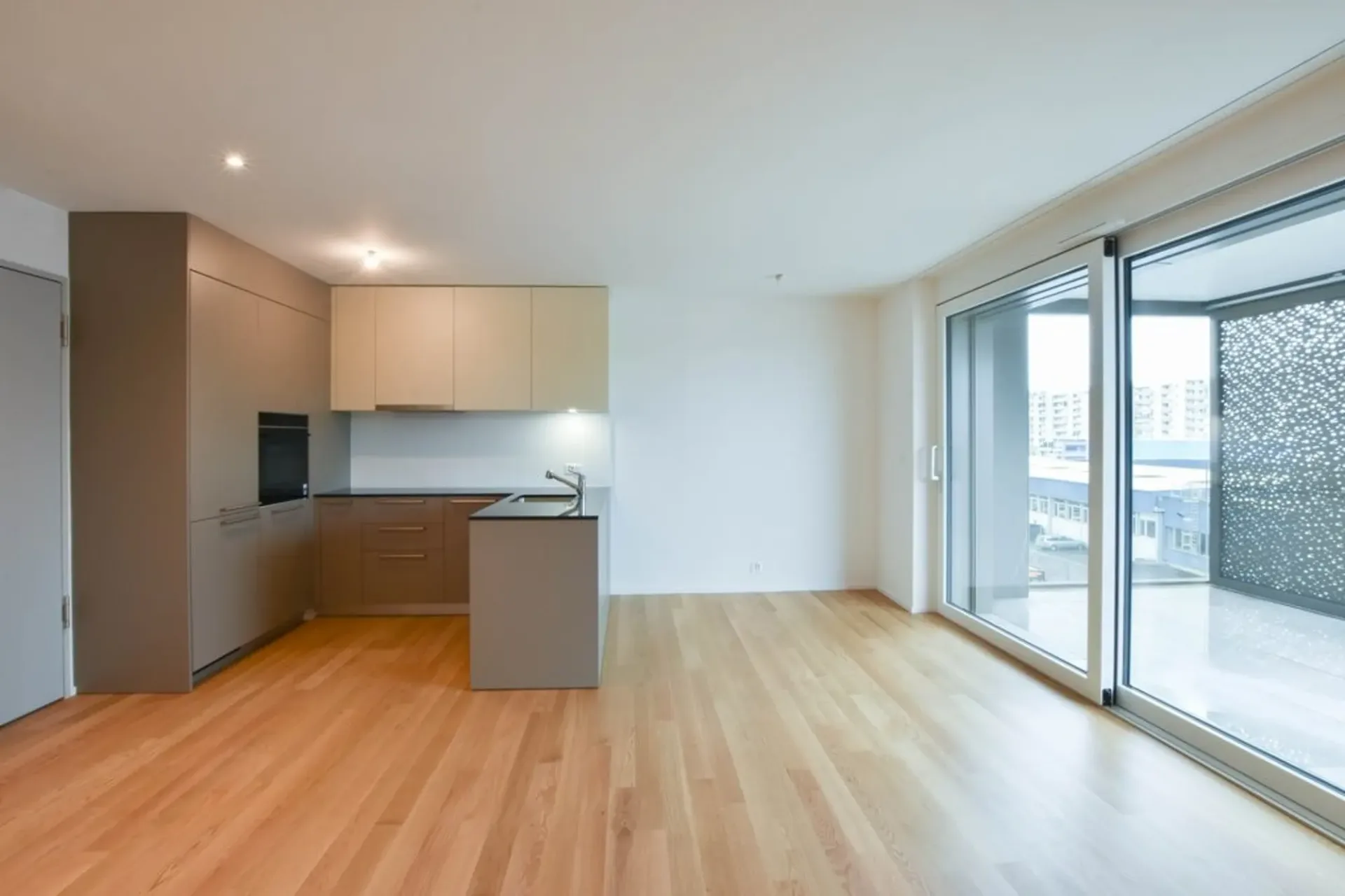 Zweieinhalb-Zimmer-Wohnung im ersten Stock