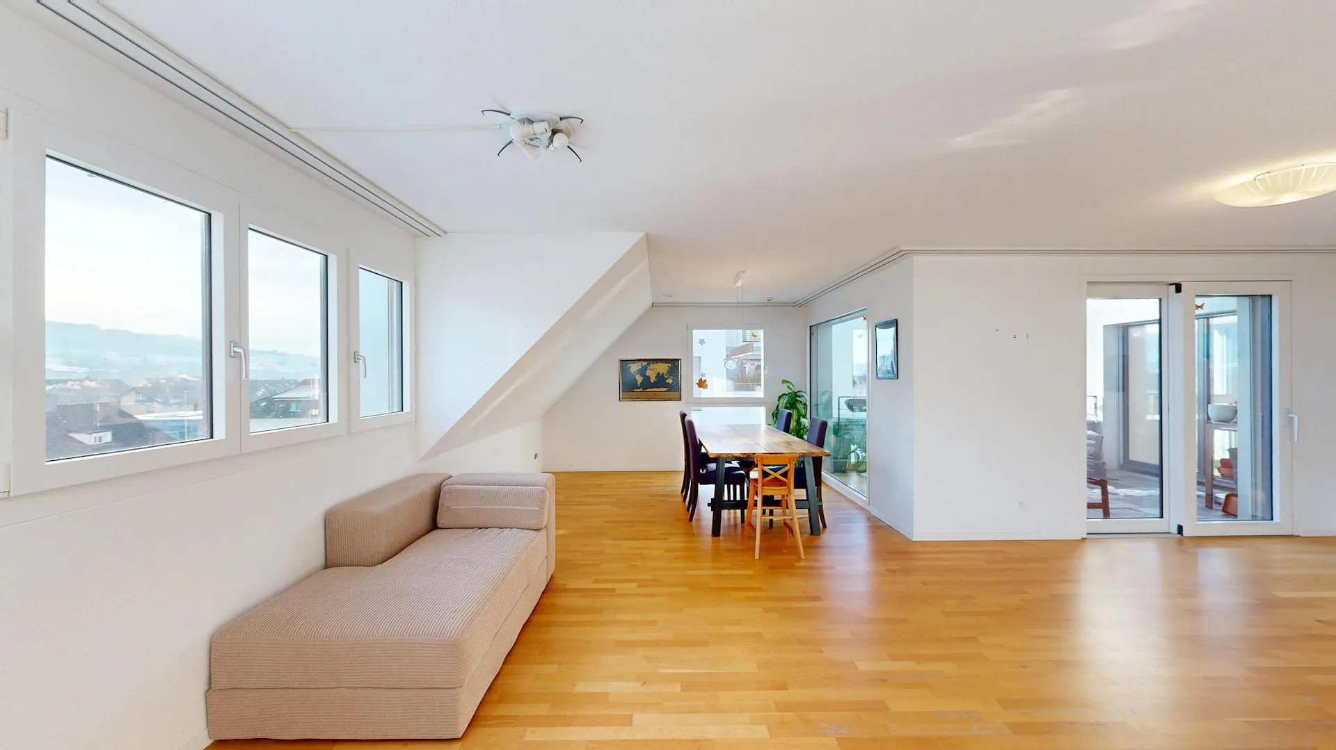 Helle 4.5-Zimmer-Wohnung in Oberweningen