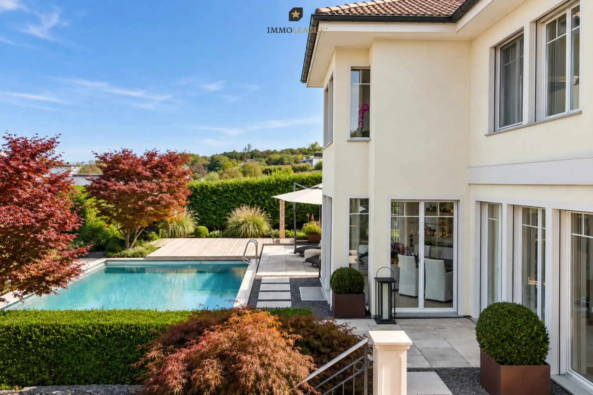 Grandiose Luxusvilla mit Pool und Seesicht