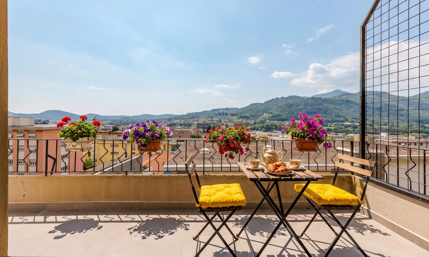 LOUER ACHAT - LUMINEUX 4.5 PIÈCES DANS UN QUARTIER CONVENABLE À MENDRISIO