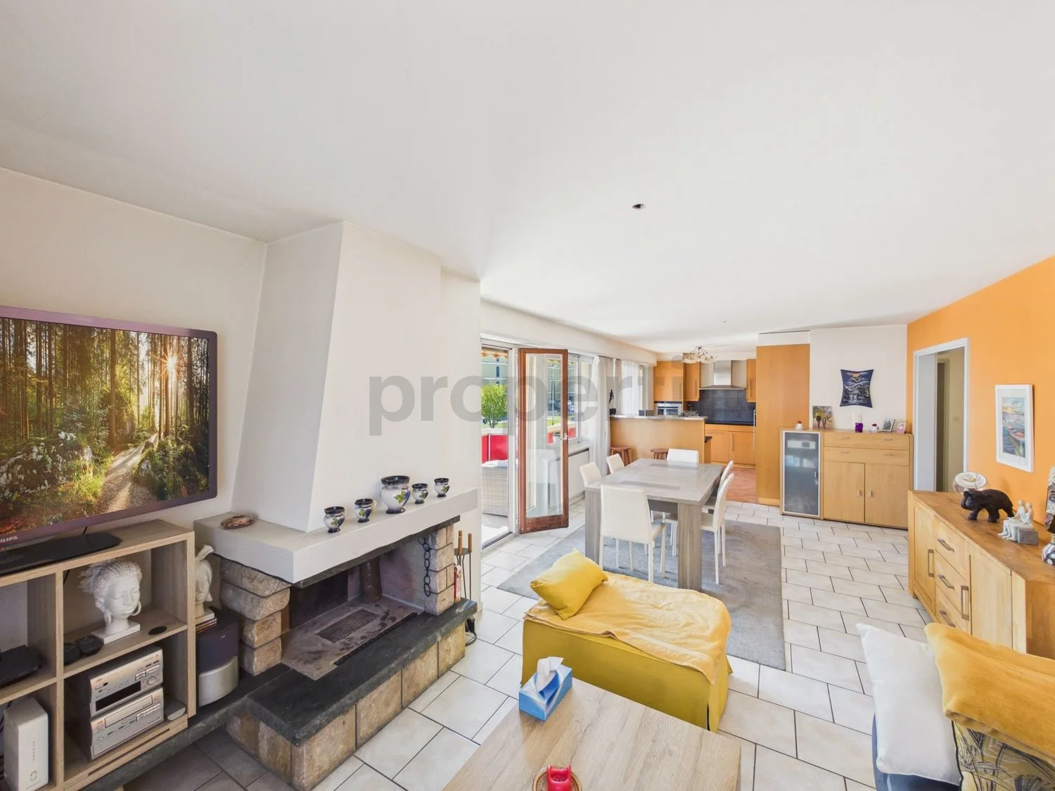 Balkon mit Meerblick, Aufzug & ideale Lage in der Nähe von Bahnhof und Schulen!
