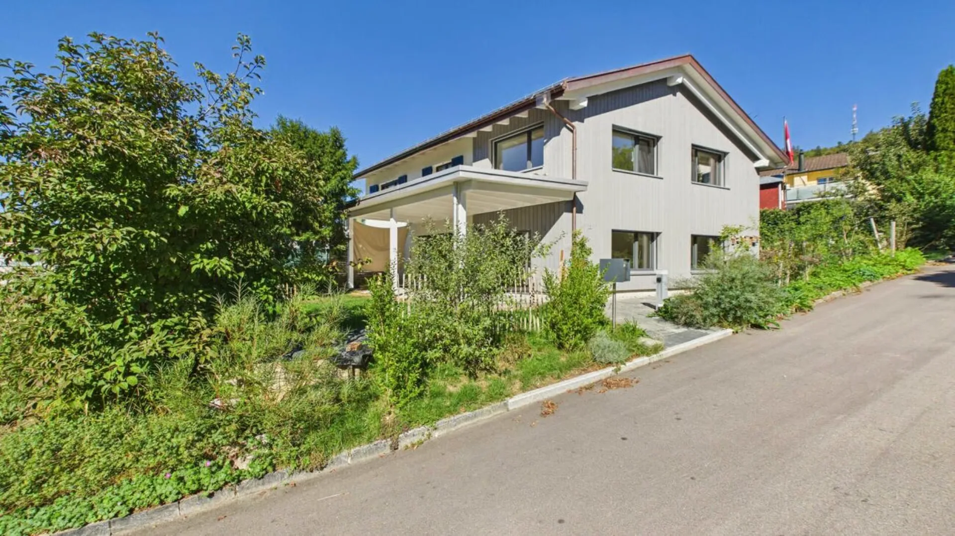 Frisch renoviertes DEFH mit Anbau in Elgg